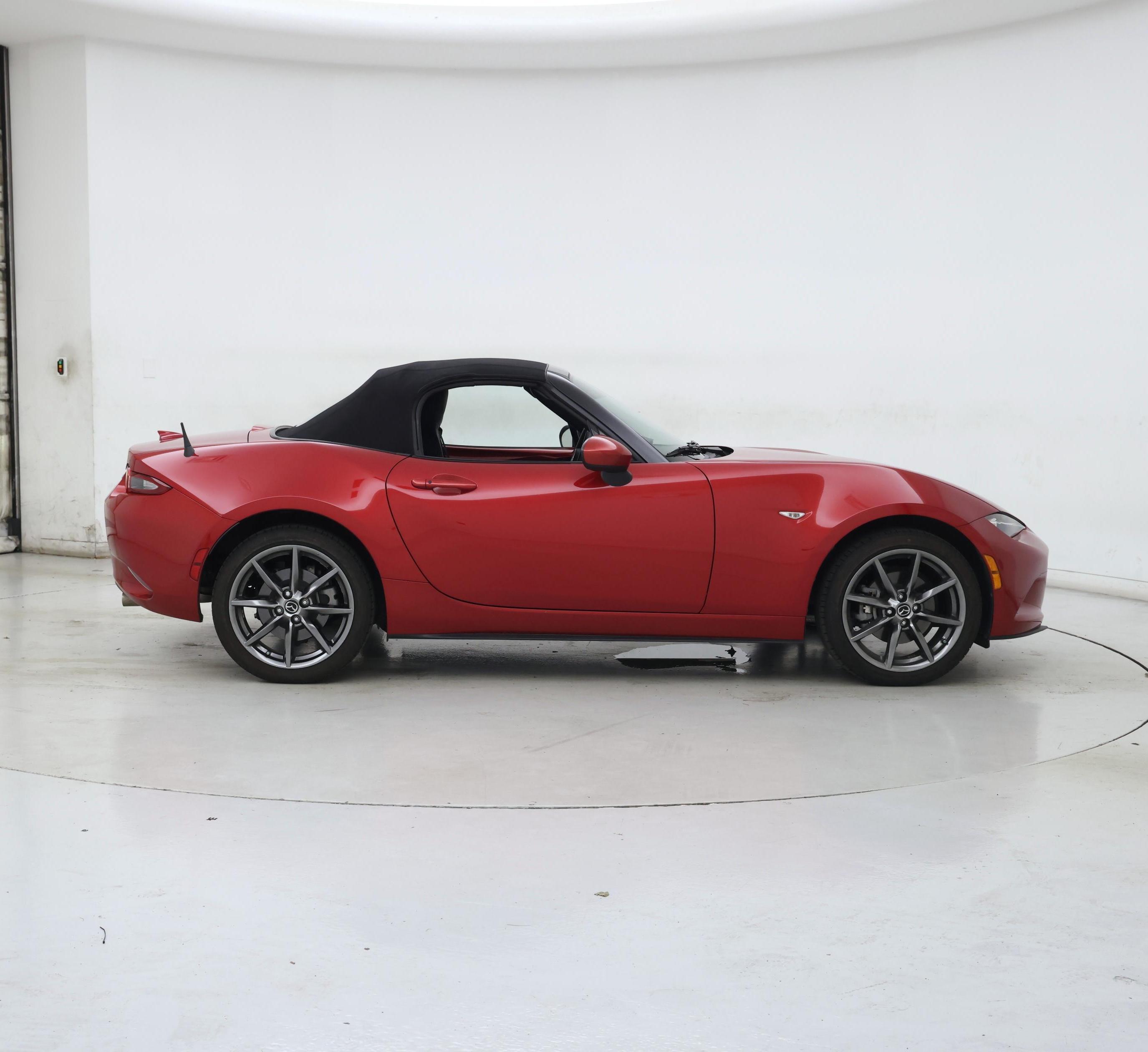 Thumbnail: 2017 Mazda MX-5 Miata - 7