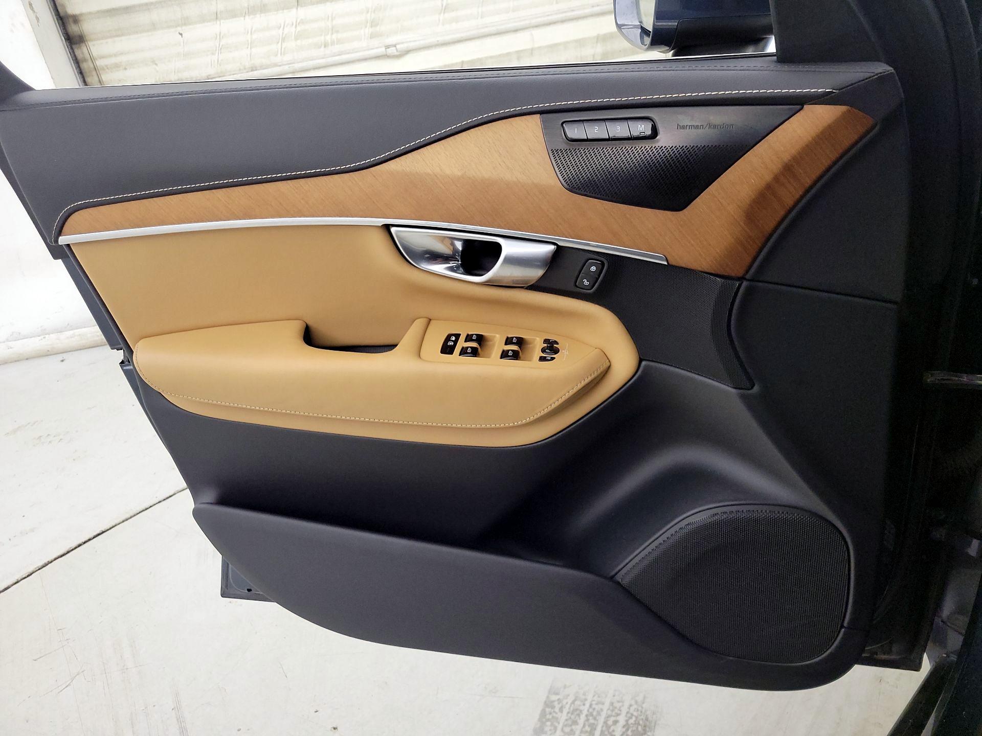 Thumbnail: 2019 Volvo XC90 - 12