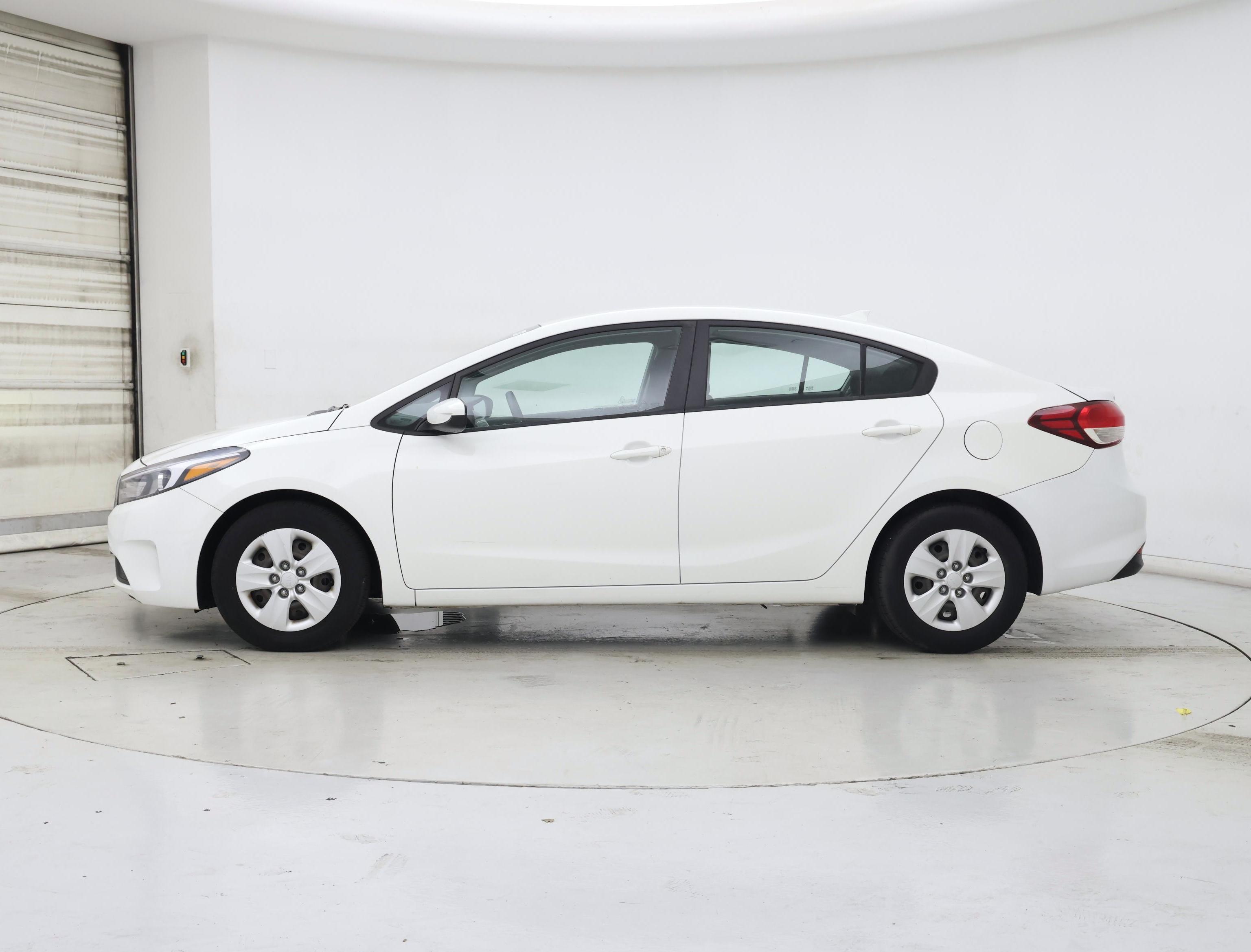 Thumbnail: 2018 Kia Forte - 3