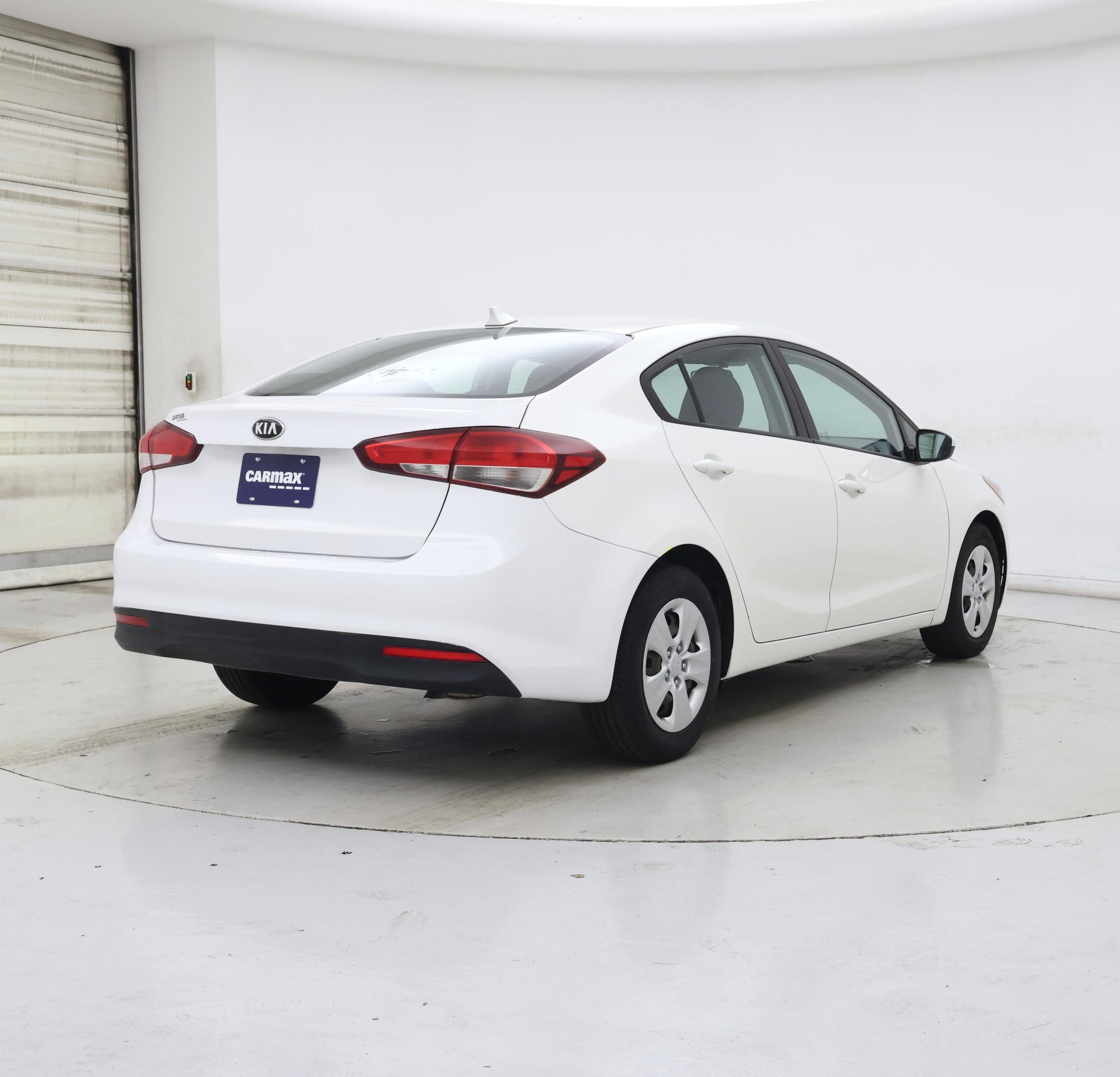 Thumbnail: 2018 Kia Forte - 8