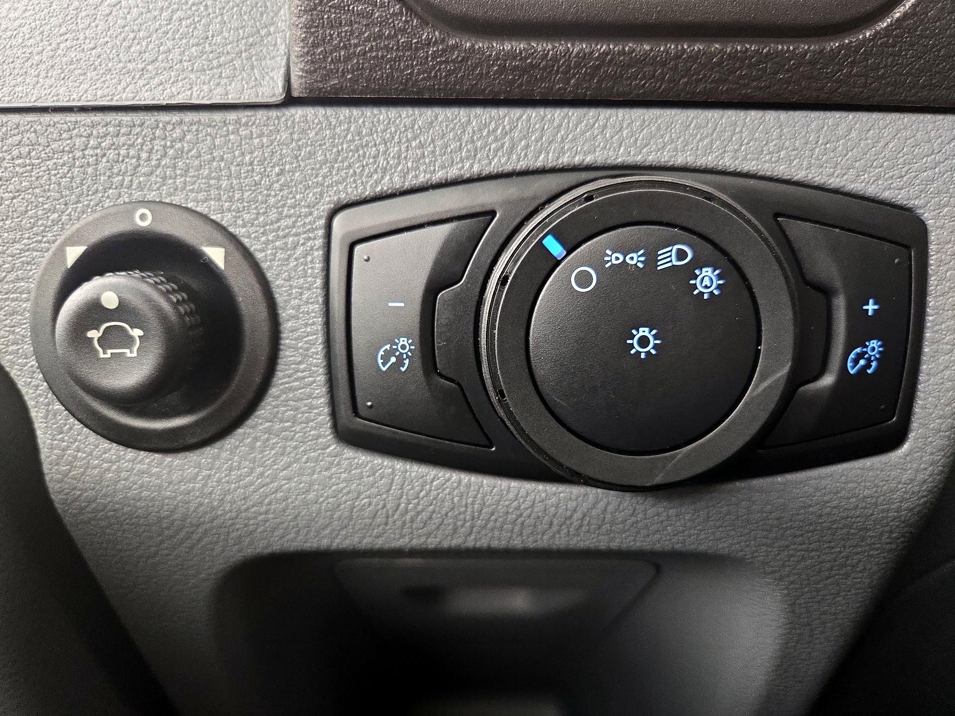 Thumbnail: 2019 Ford Transit Series - 13