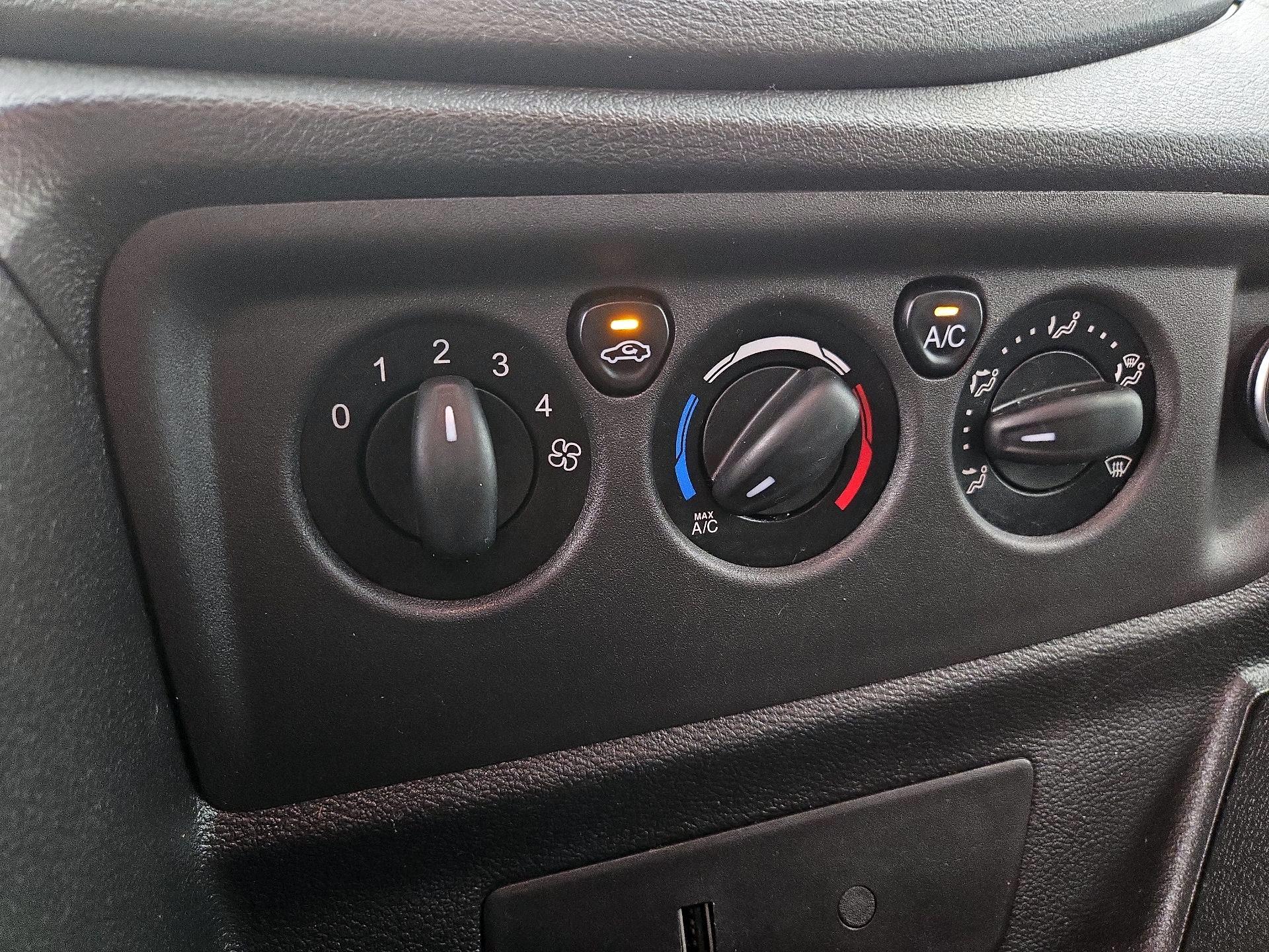 Thumbnail: 2019 Ford Transit Series - 16