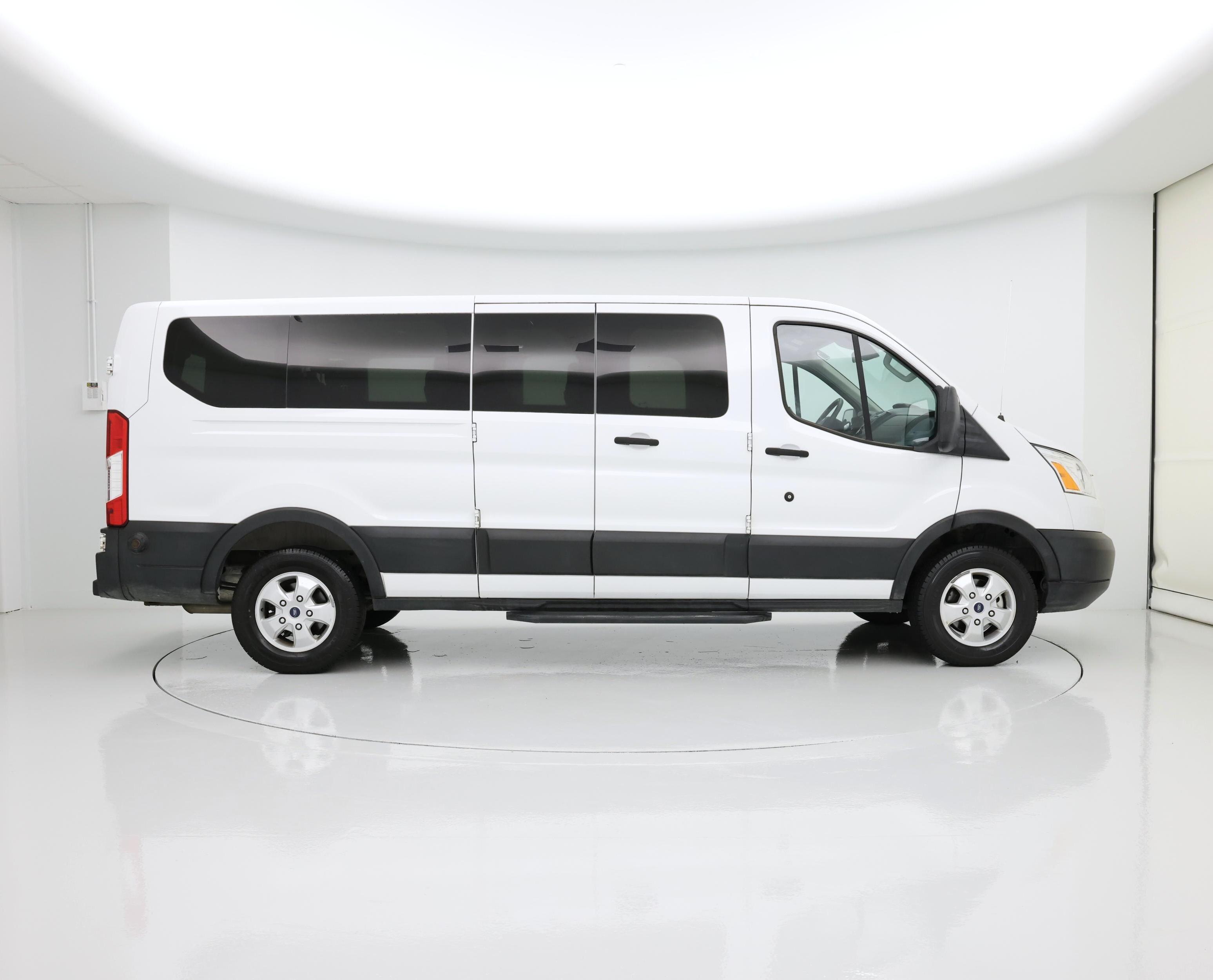 Thumbnail: 2019 Ford Transit Series - 7