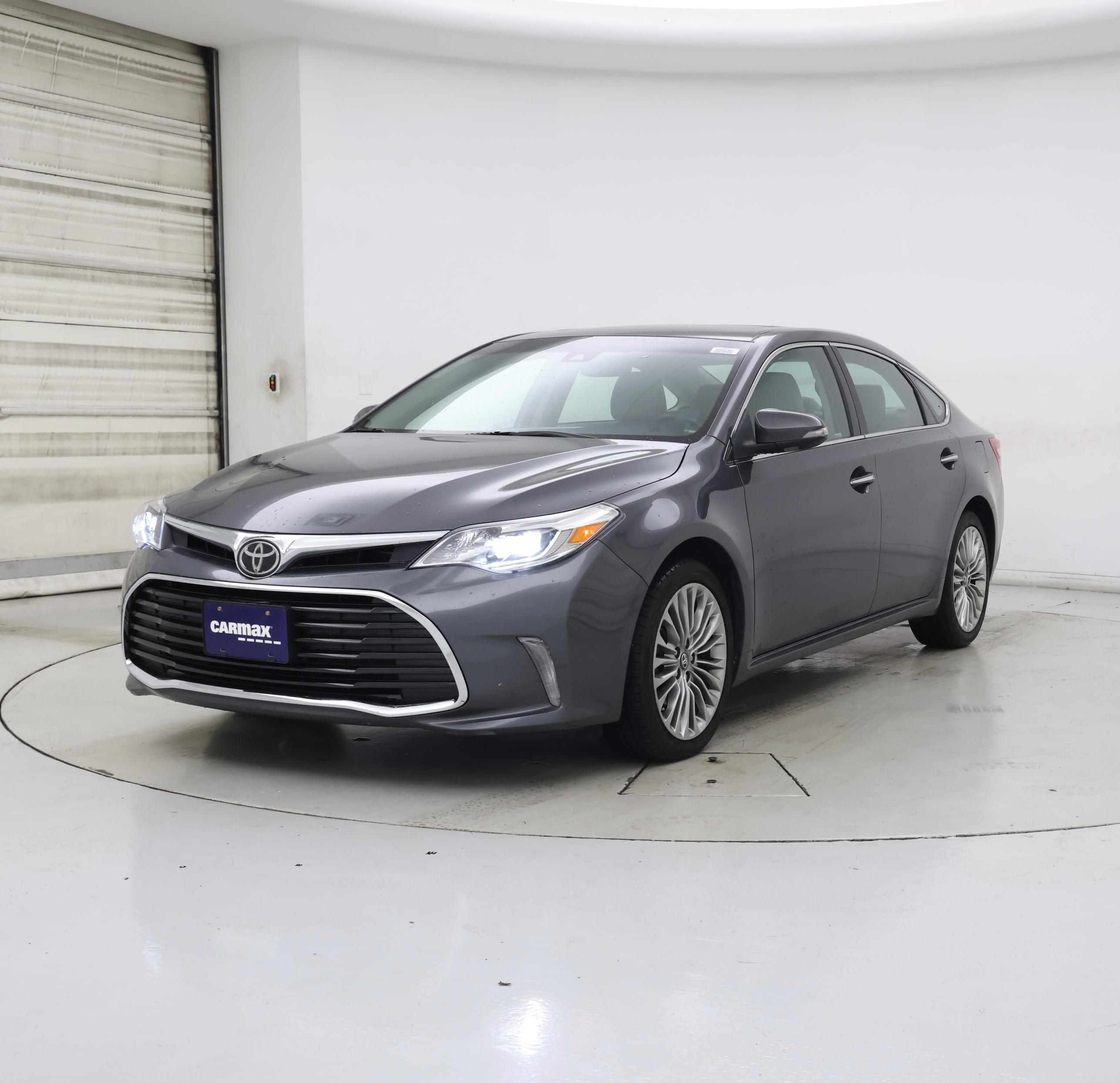 Thumbnail: 2017 Toyota Avalon - 4