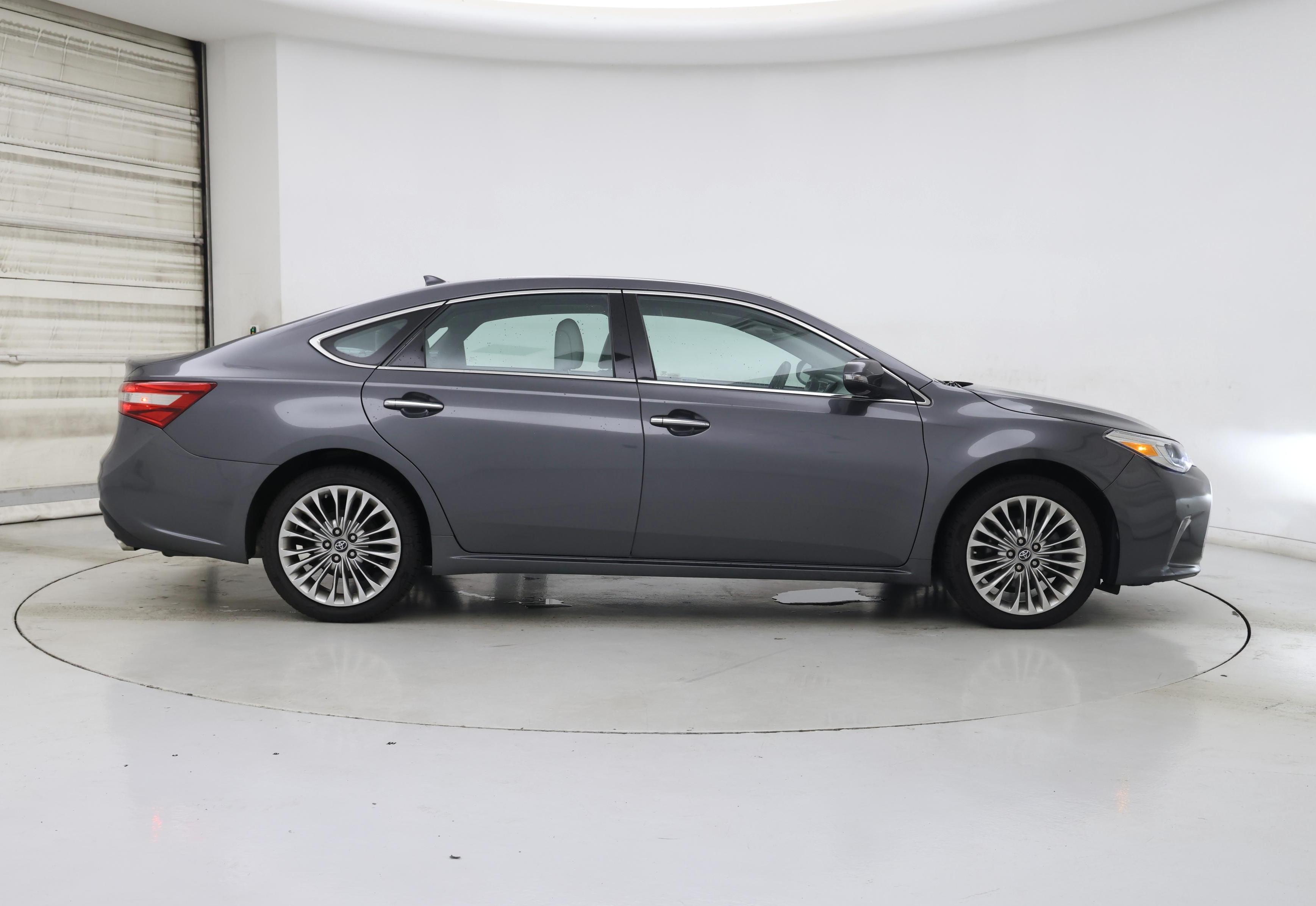 Thumbnail: 2017 Toyota Avalon - 7
