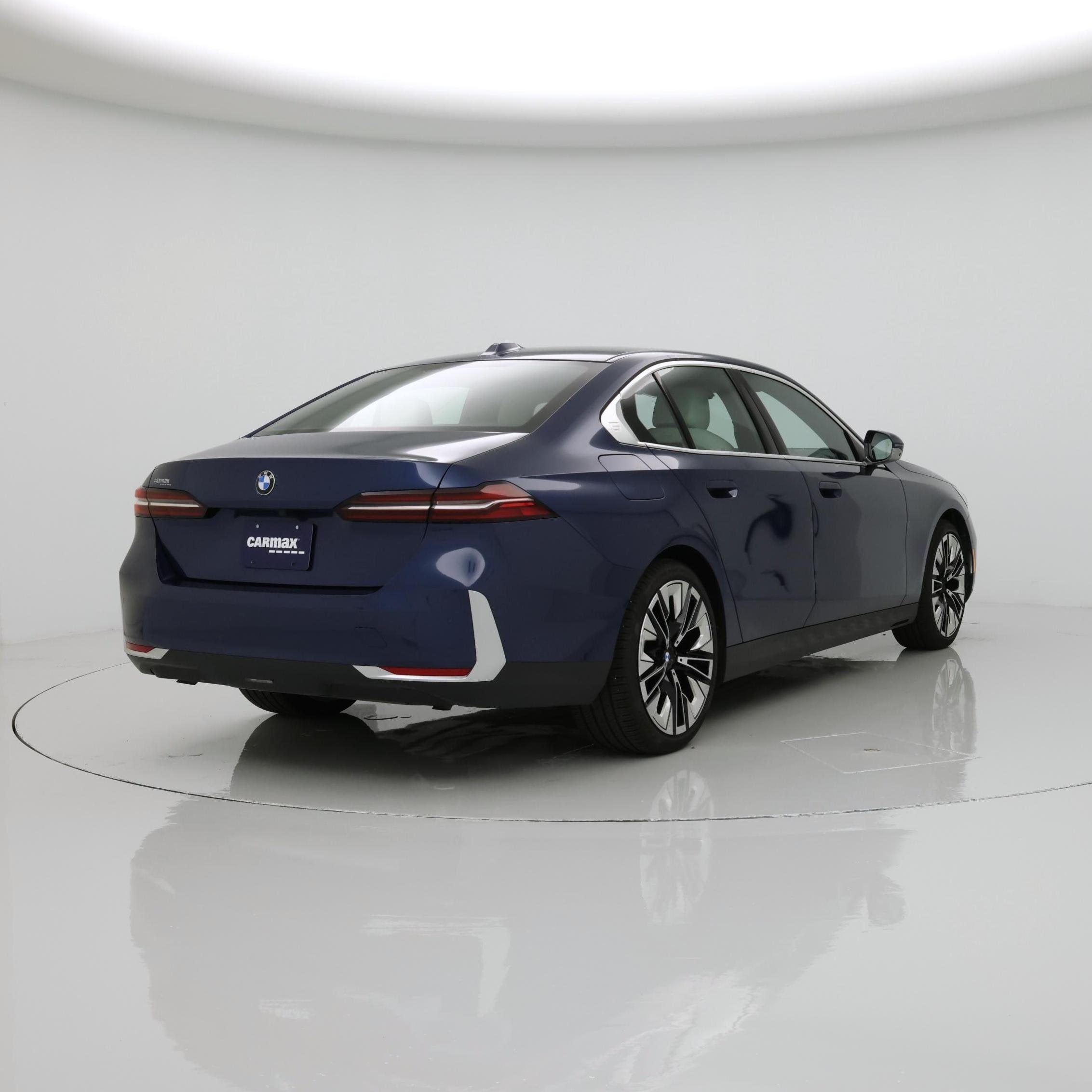 Thumbnail: 2024 BMW 5 Series - 8