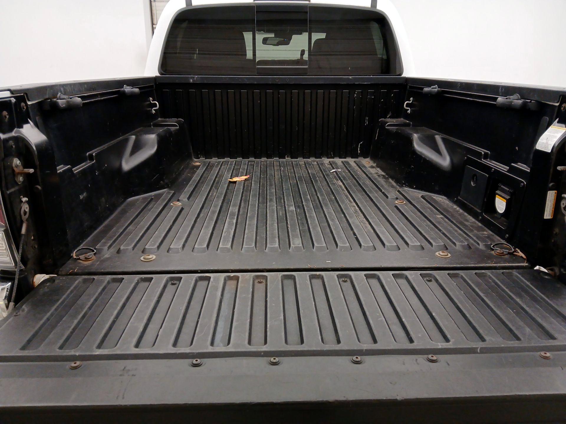 Thumbnail: 2020 Toyota Tacoma - 18