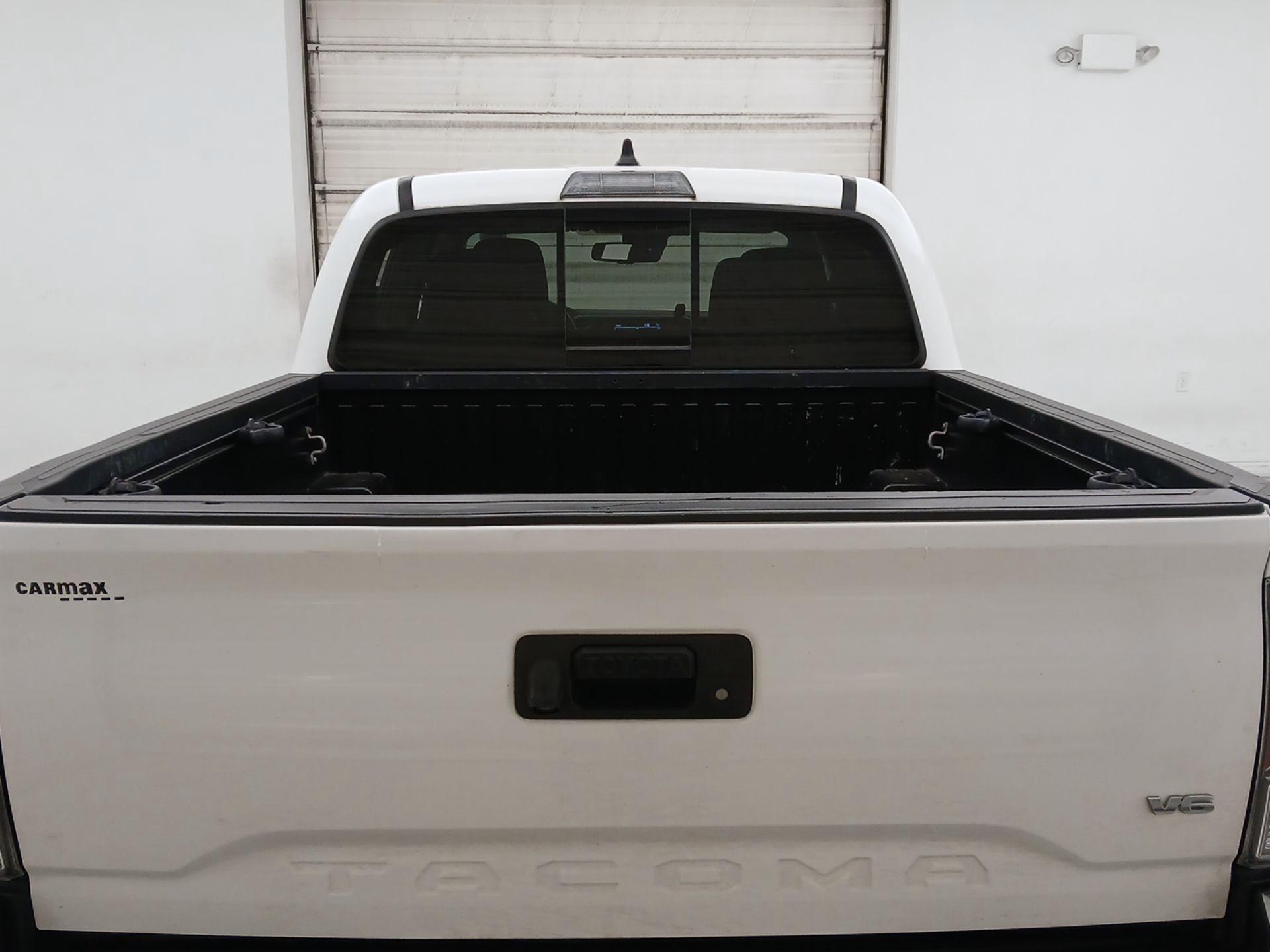 Thumbnail: 2020 Toyota Tacoma - 6