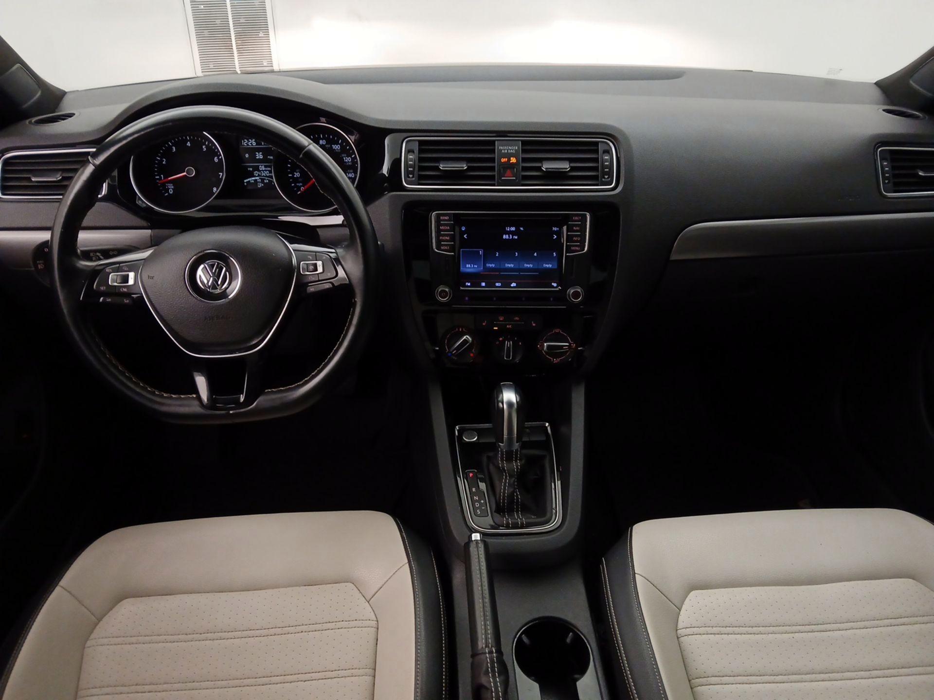 Thumbnail: 2016 Volkswagen Jetta - 9