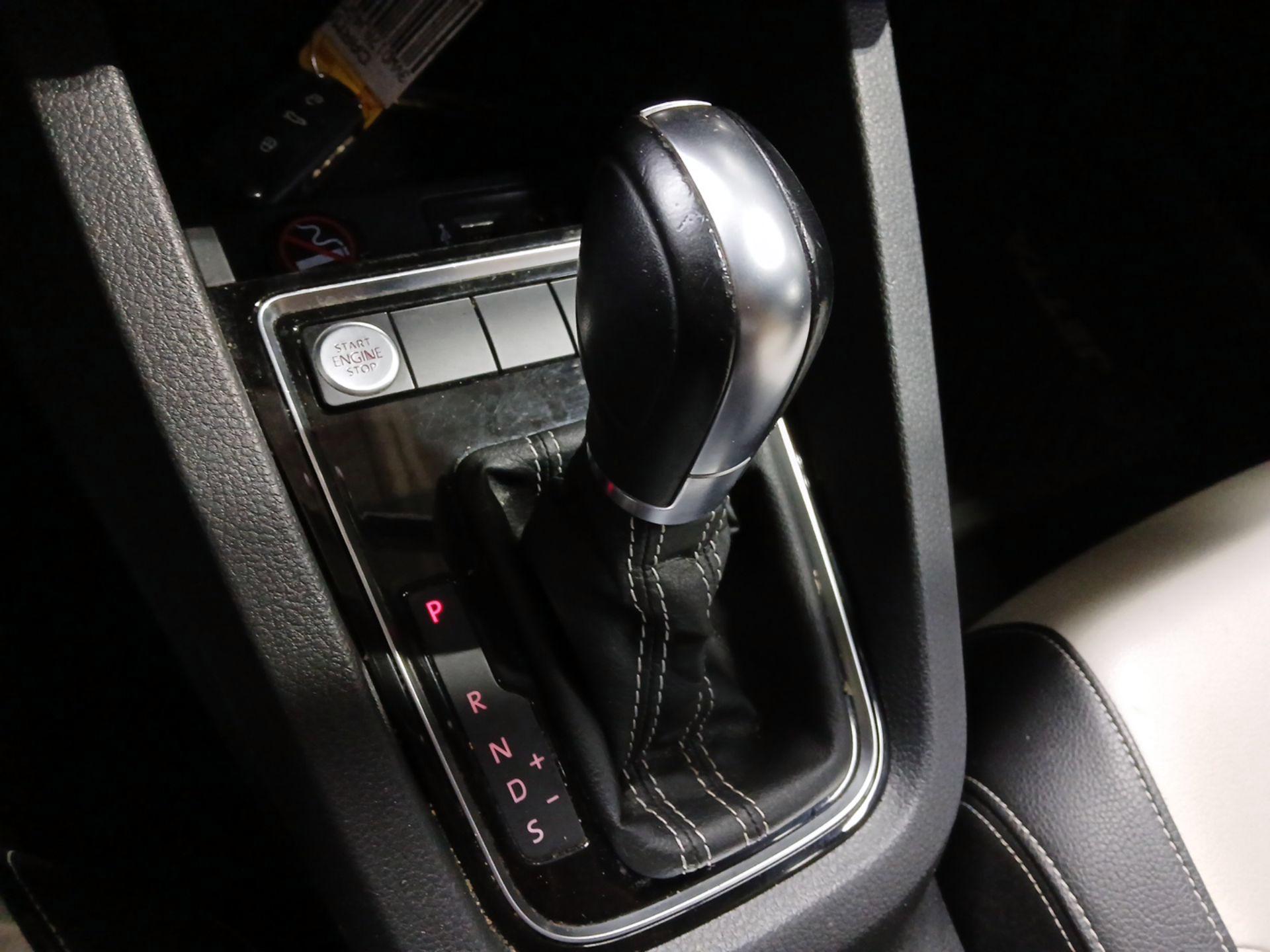 Thumbnail: 2016 Volkswagen Jetta - 18