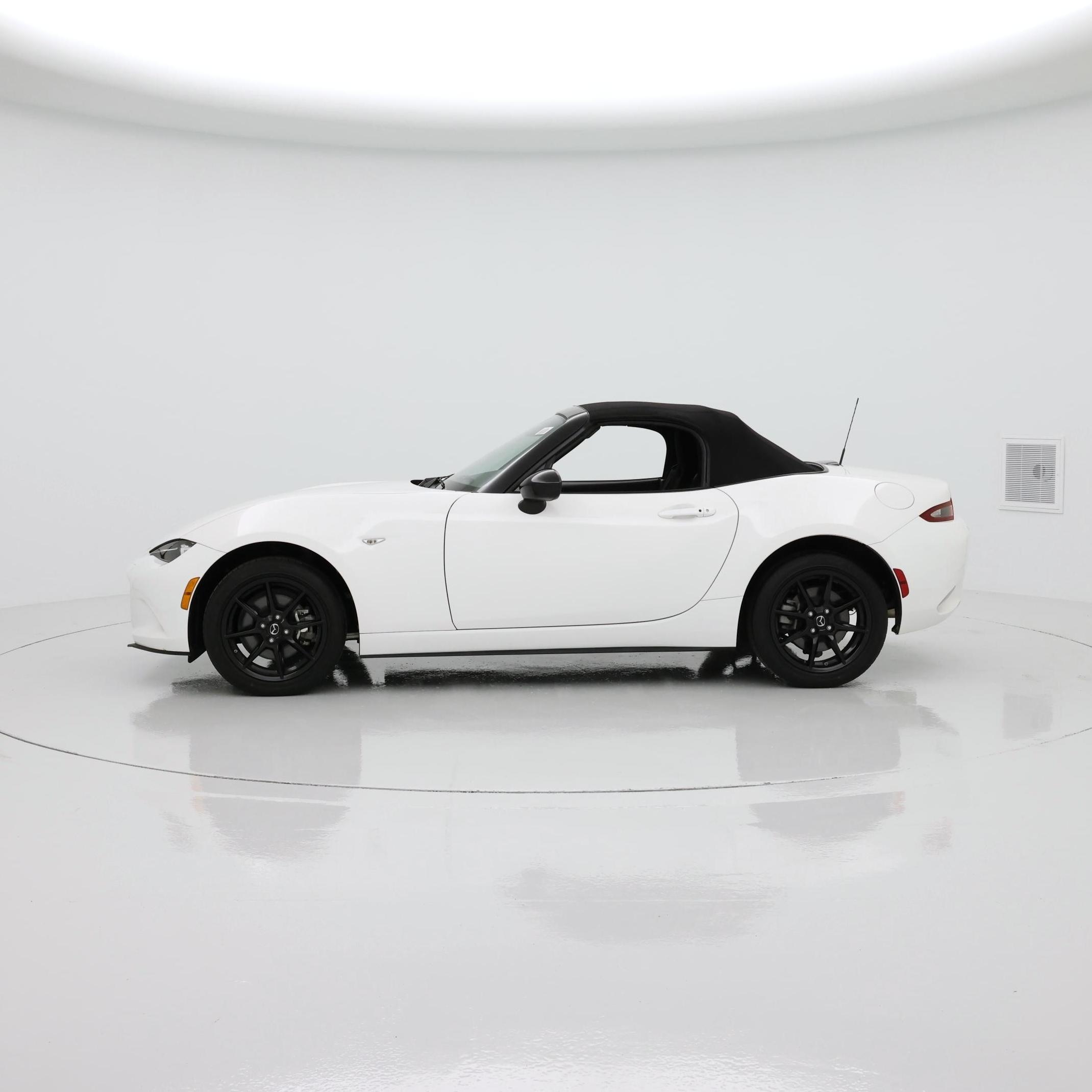 Thumbnail: 2020 Mazda MX-5 Miata - 3