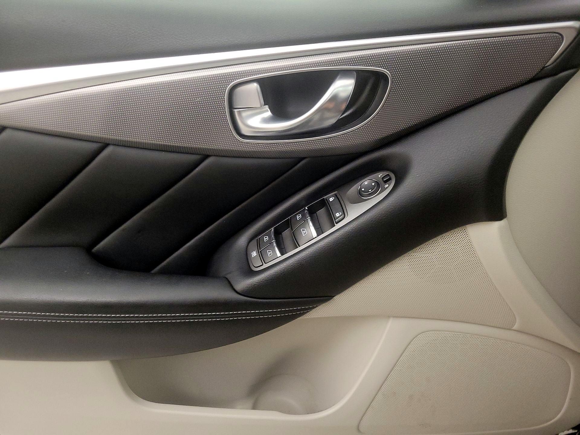 Thumbnail: 2015 INFINITI Q50 - 12