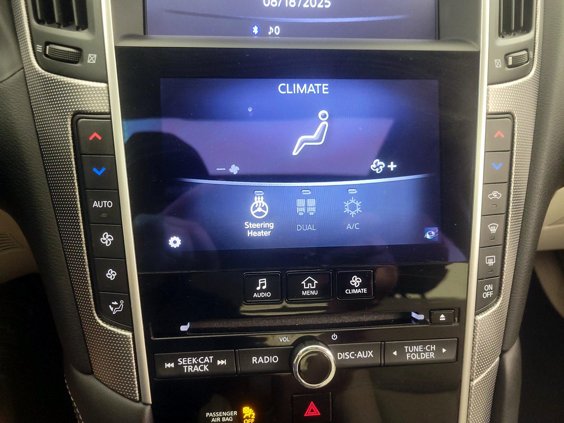 Thumbnail: 2015 INFINITI Q50 - 16