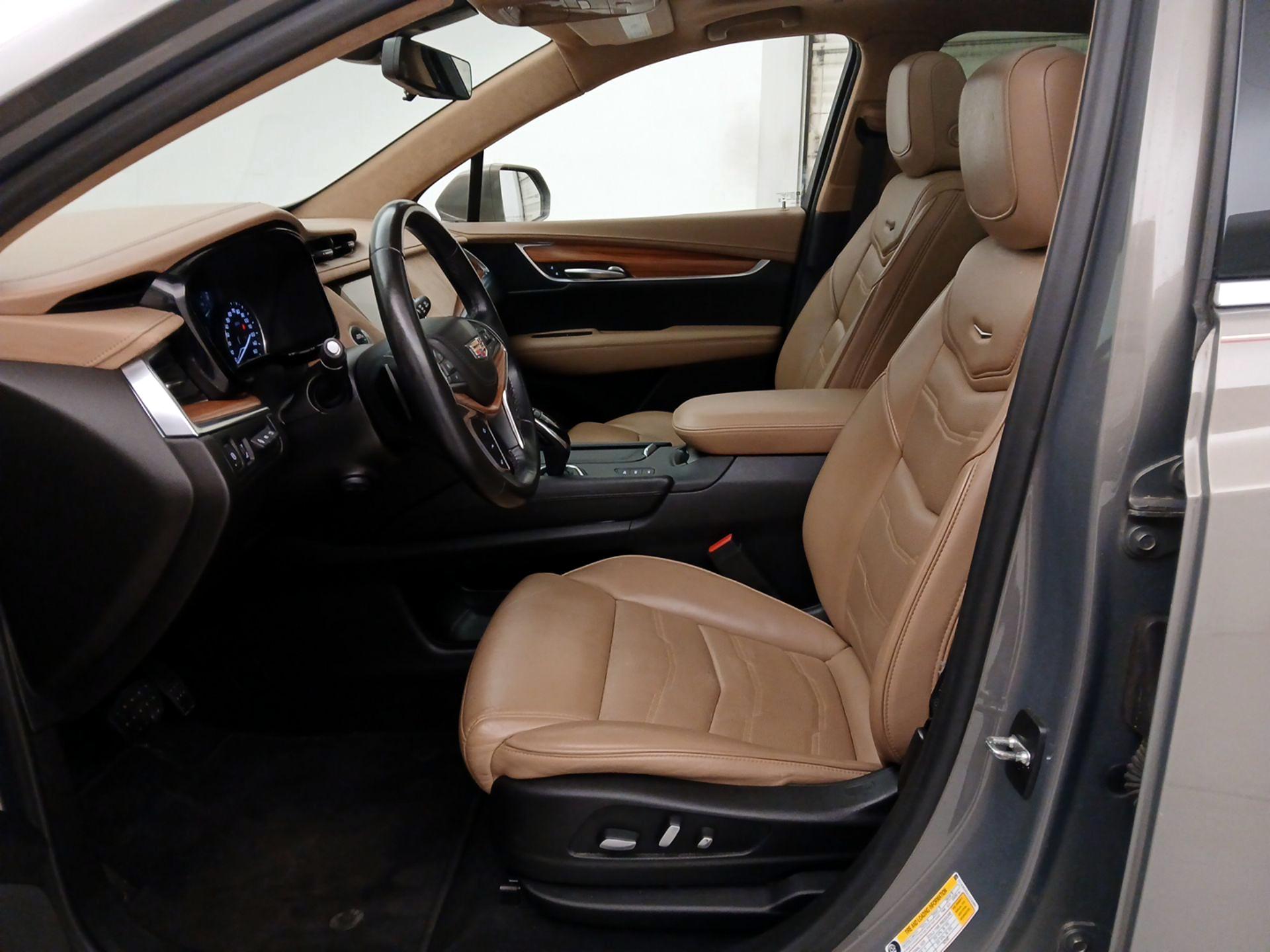 Thumbnail: 2018 Cadillac XT5 - 11
