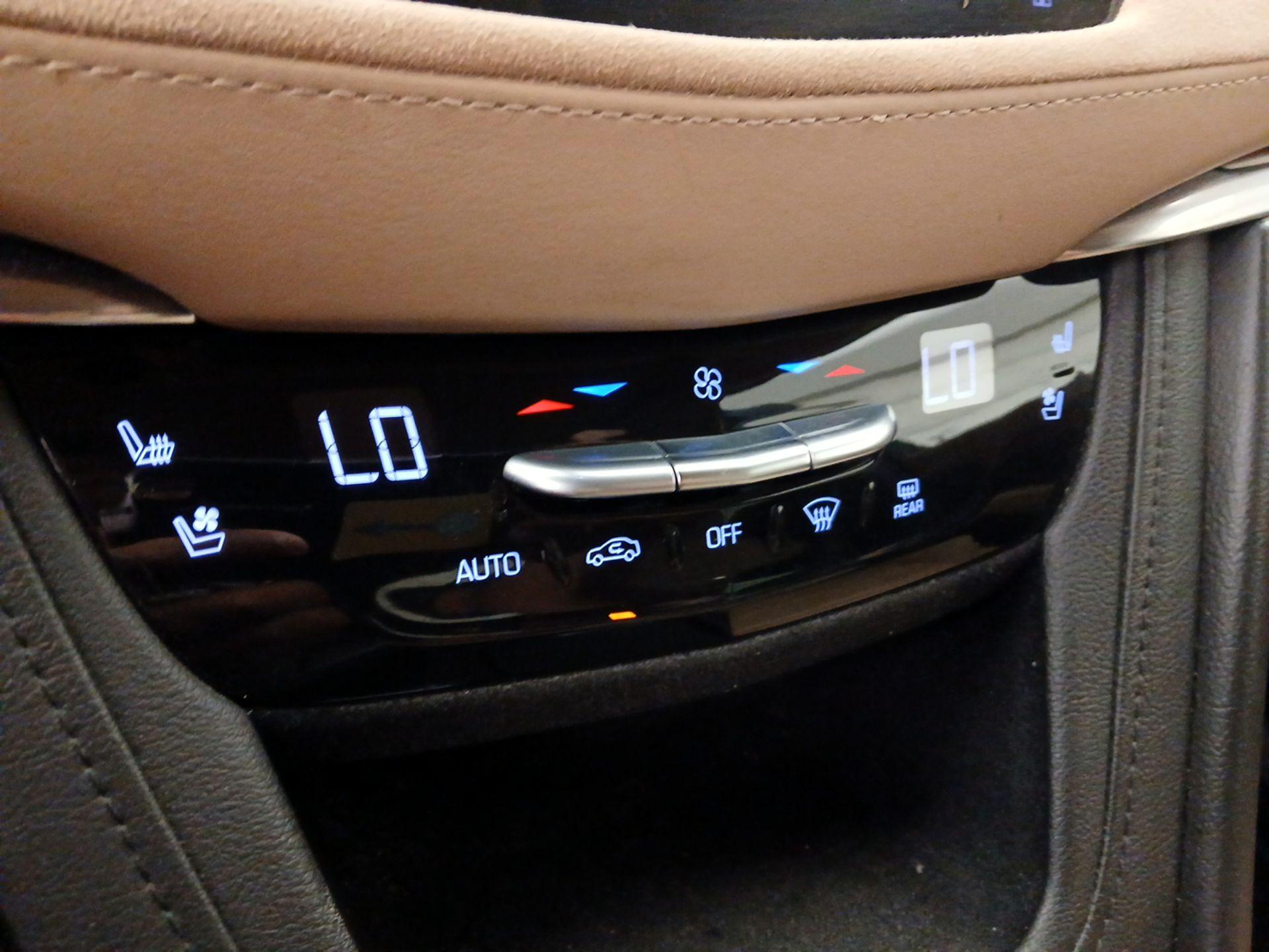Thumbnail: 2018 Cadillac XT5 - 17