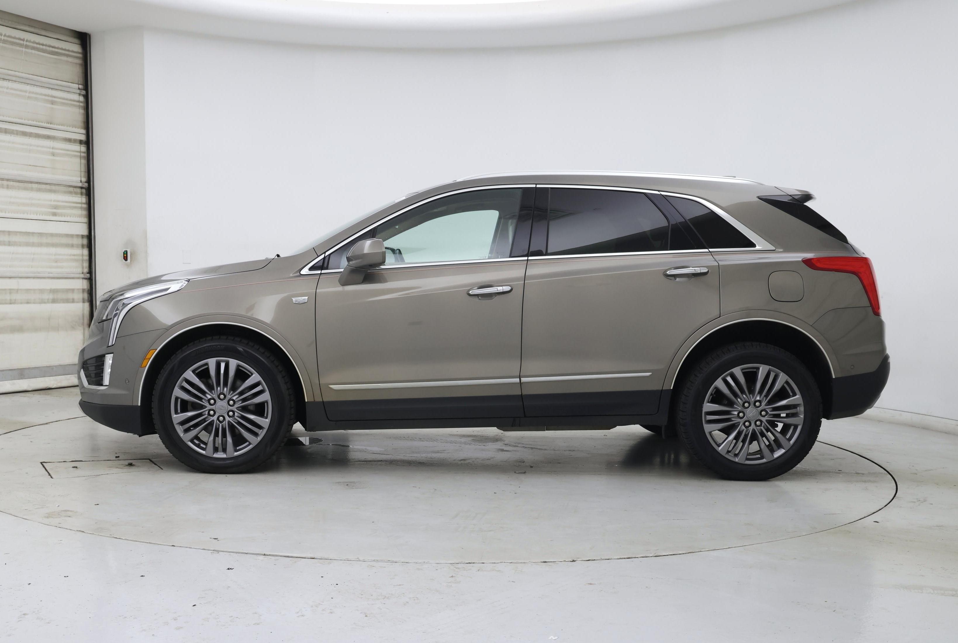 Thumbnail: 2018 Cadillac XT5 - 3