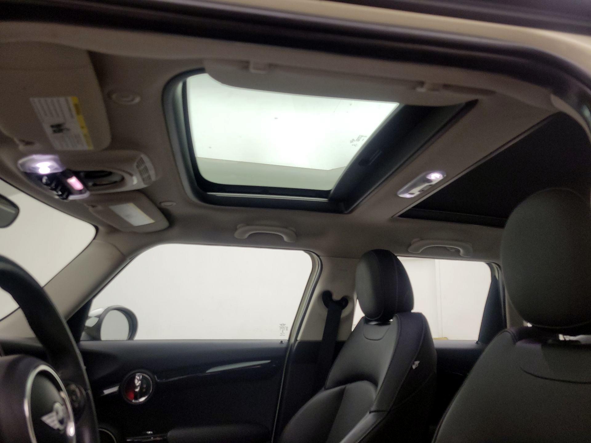 Thumbnail: 2015 MINI Cooper Hardtop - 18