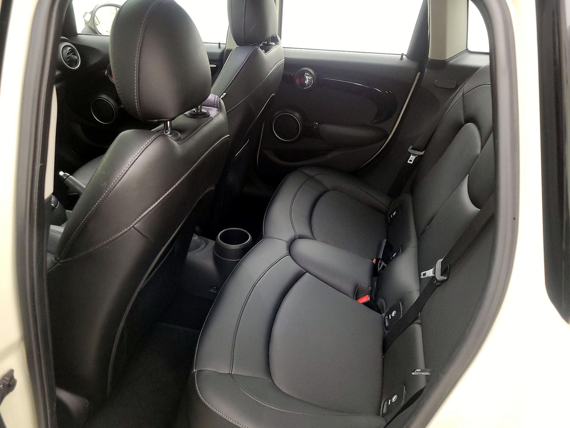 Thumbnail: 2015 MINI Cooper Hardtop - 19