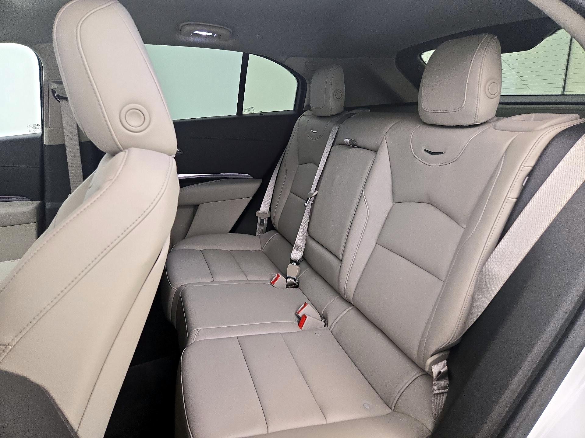 Thumbnail: 2023 Cadillac XT4 - 19
