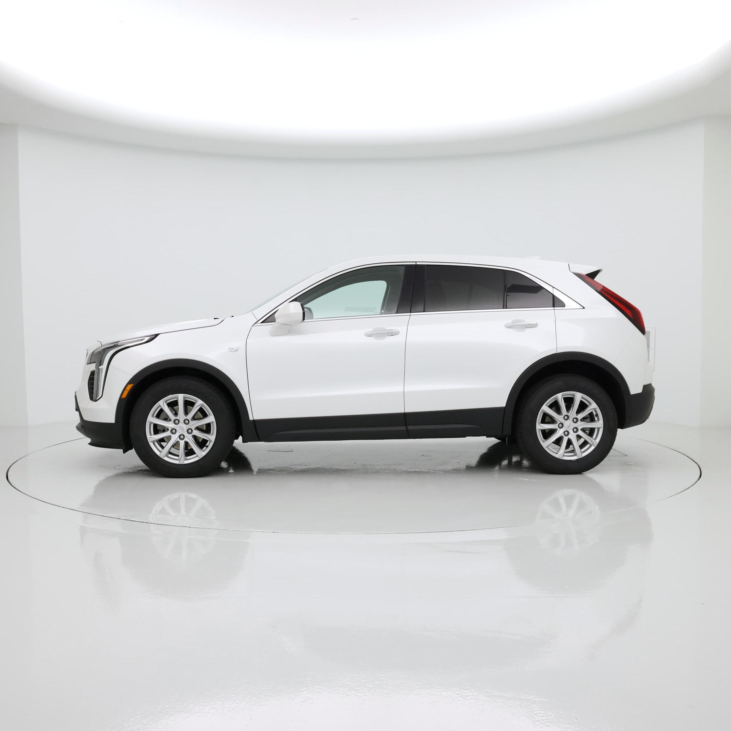 Thumbnail: 2023 Cadillac XT4 - 3