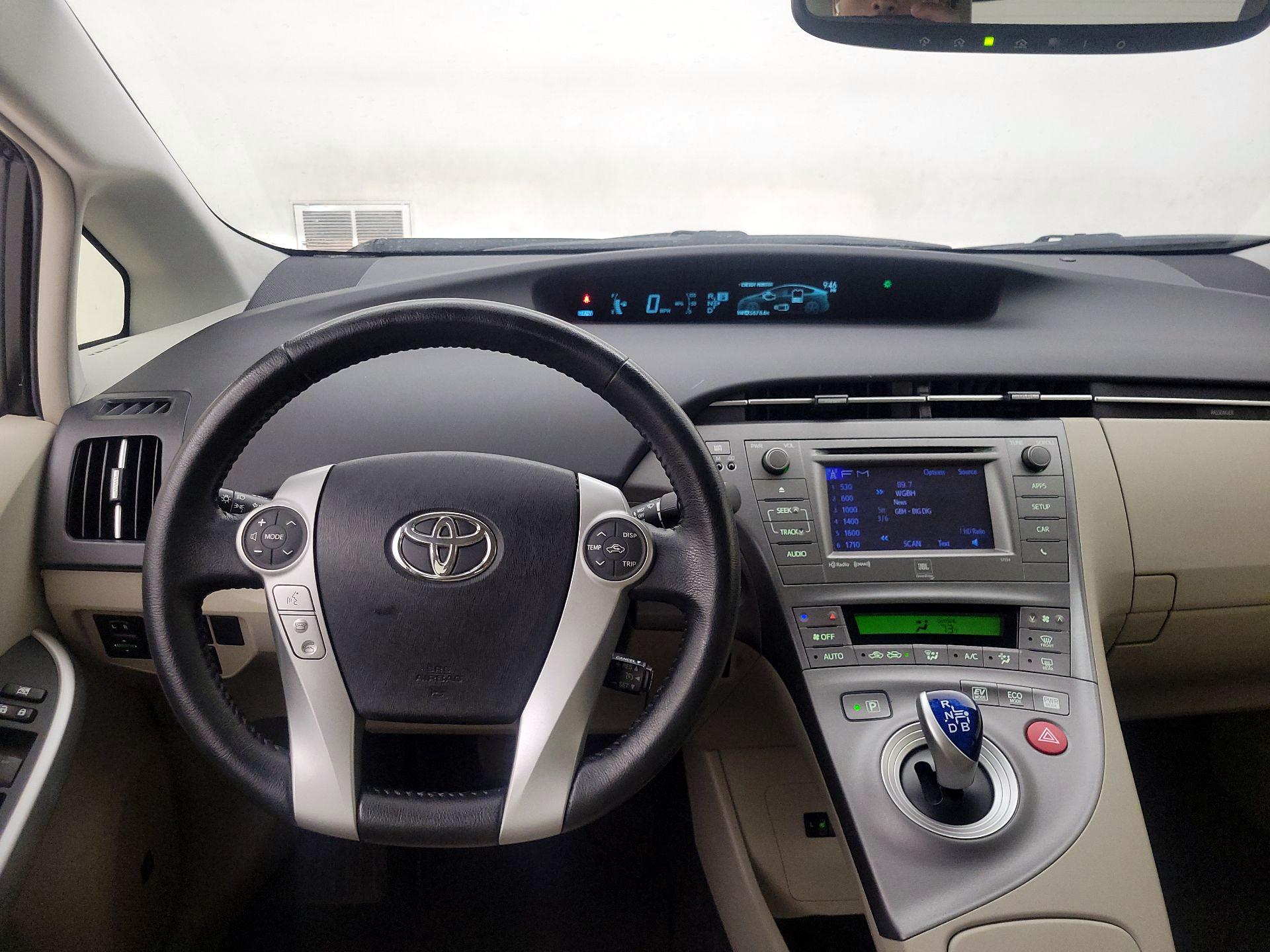 Thumbnail: 2014 Toyota Prius - 10