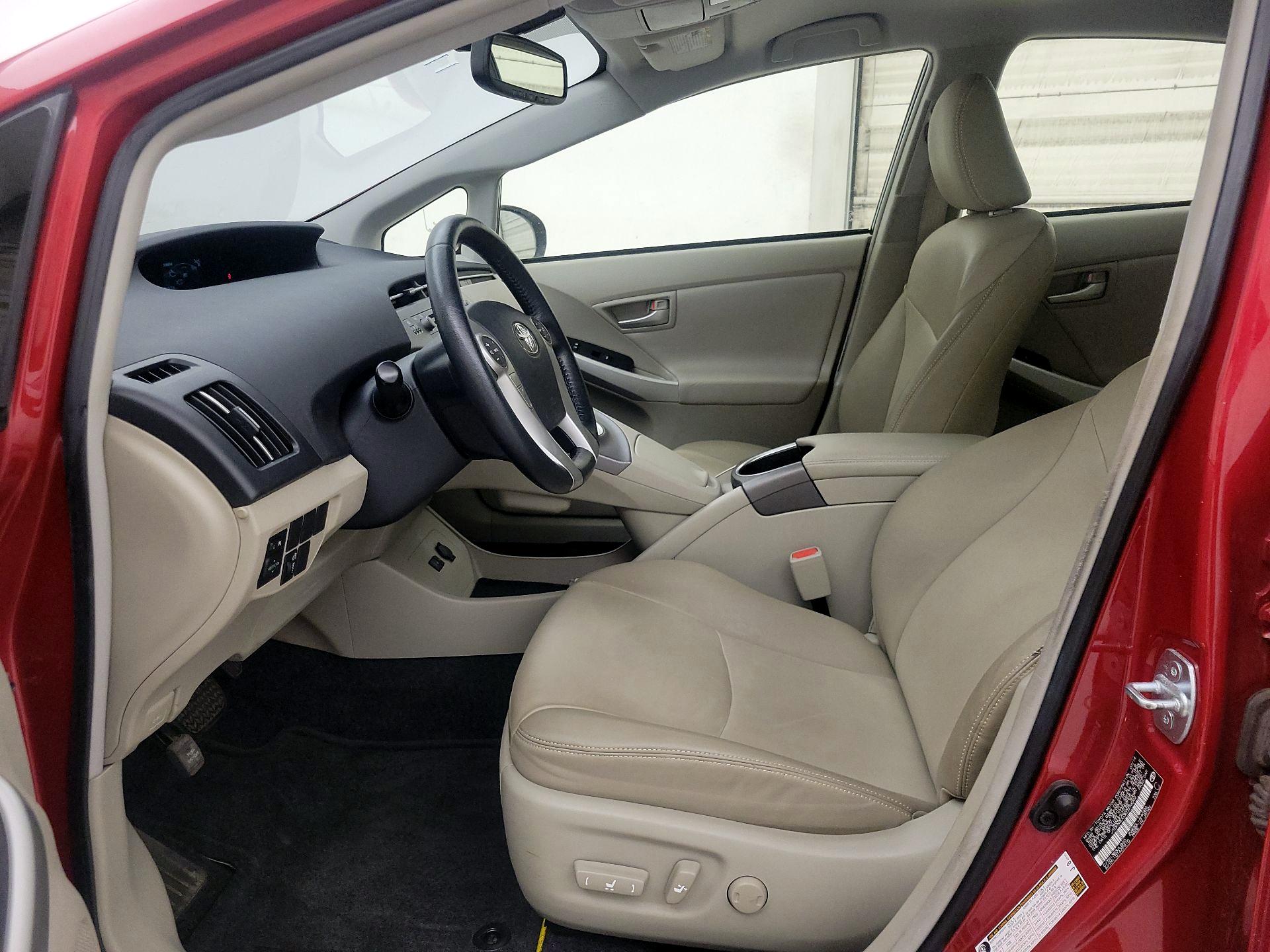 Thumbnail: 2014 Toyota Prius - 11
