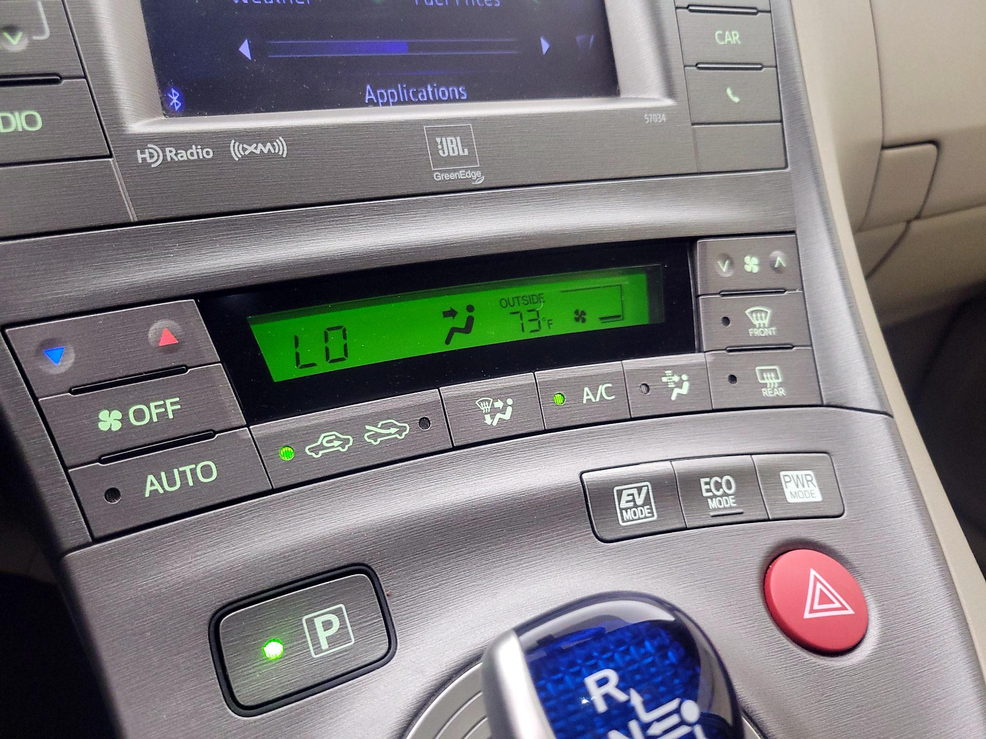 Thumbnail: 2014 Toyota Prius - 16