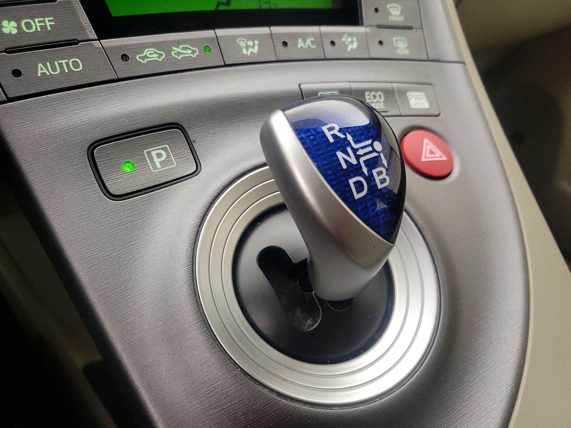 Thumbnail: 2014 Toyota Prius - 17