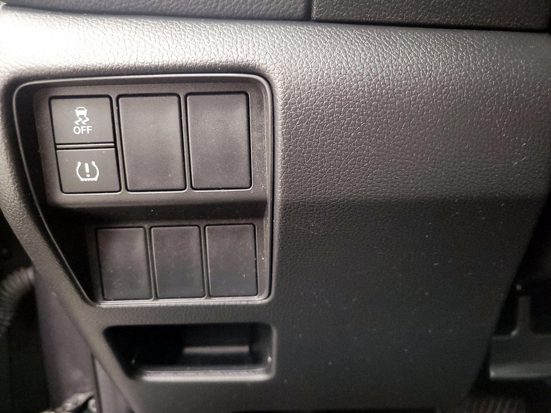Thumbnail: 2017 Honda CR-V - 11