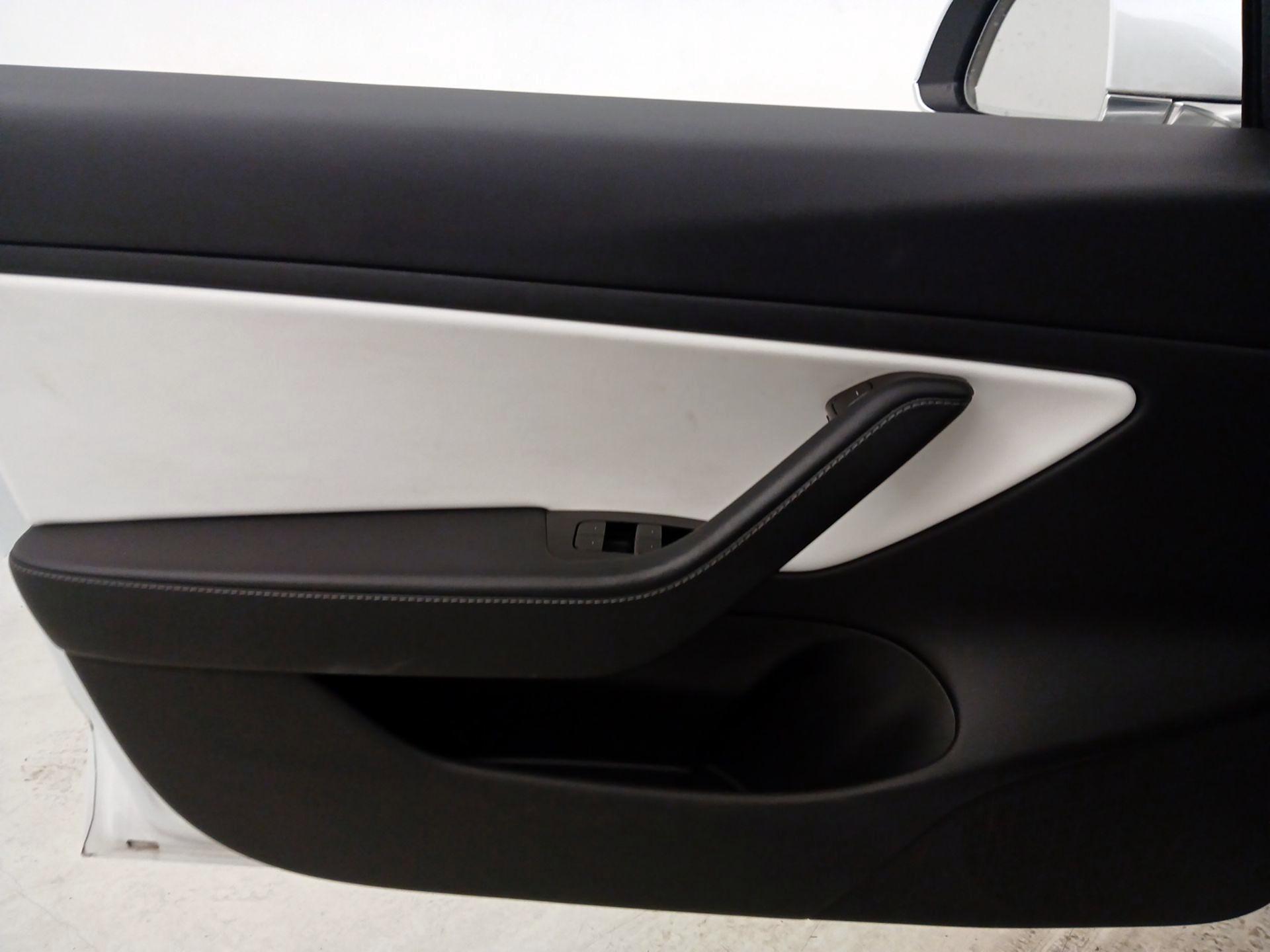 Thumbnail: 2019 Tesla Model 3 - 12