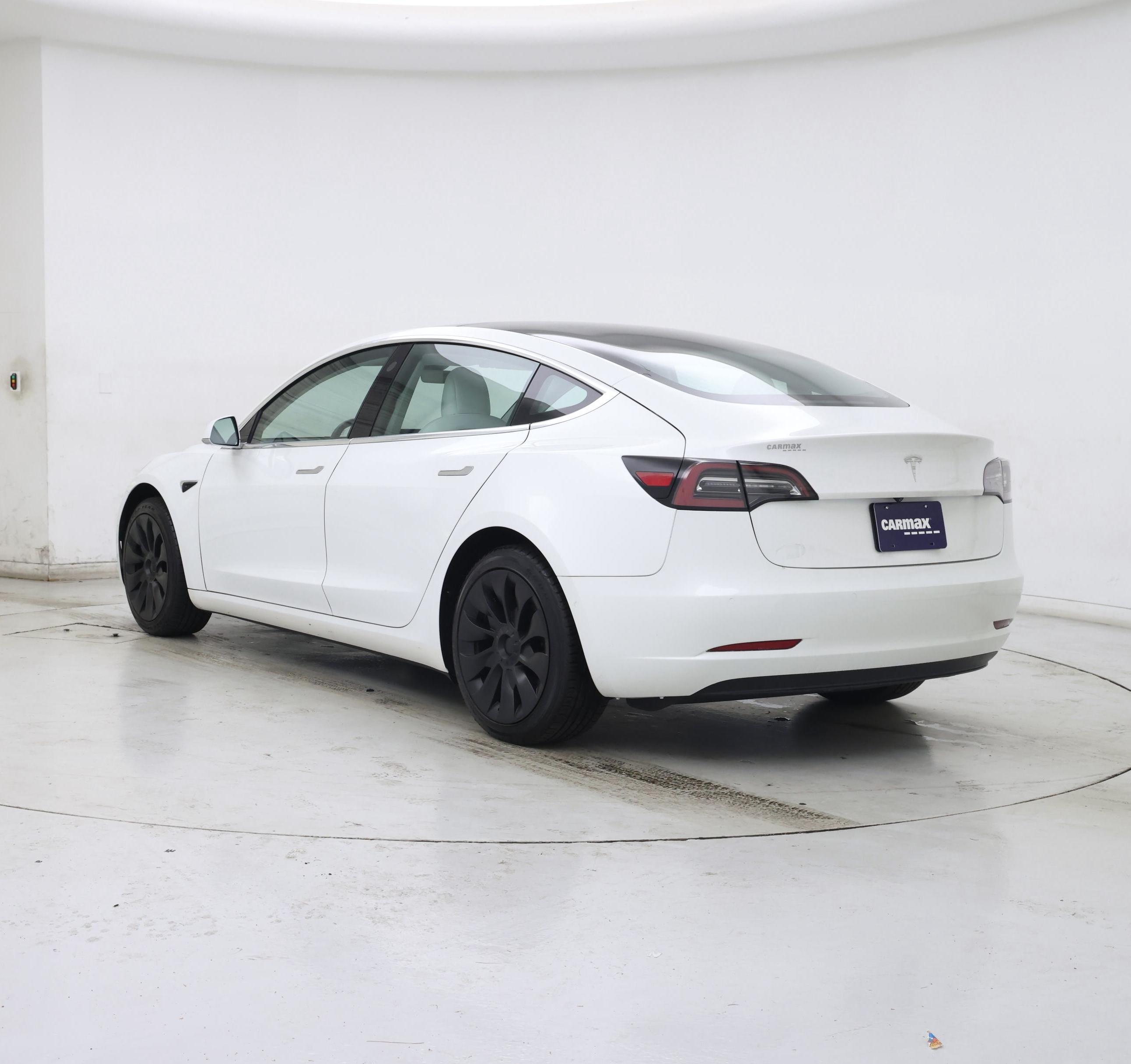 Thumbnail: 2019 Tesla Model 3 - 2