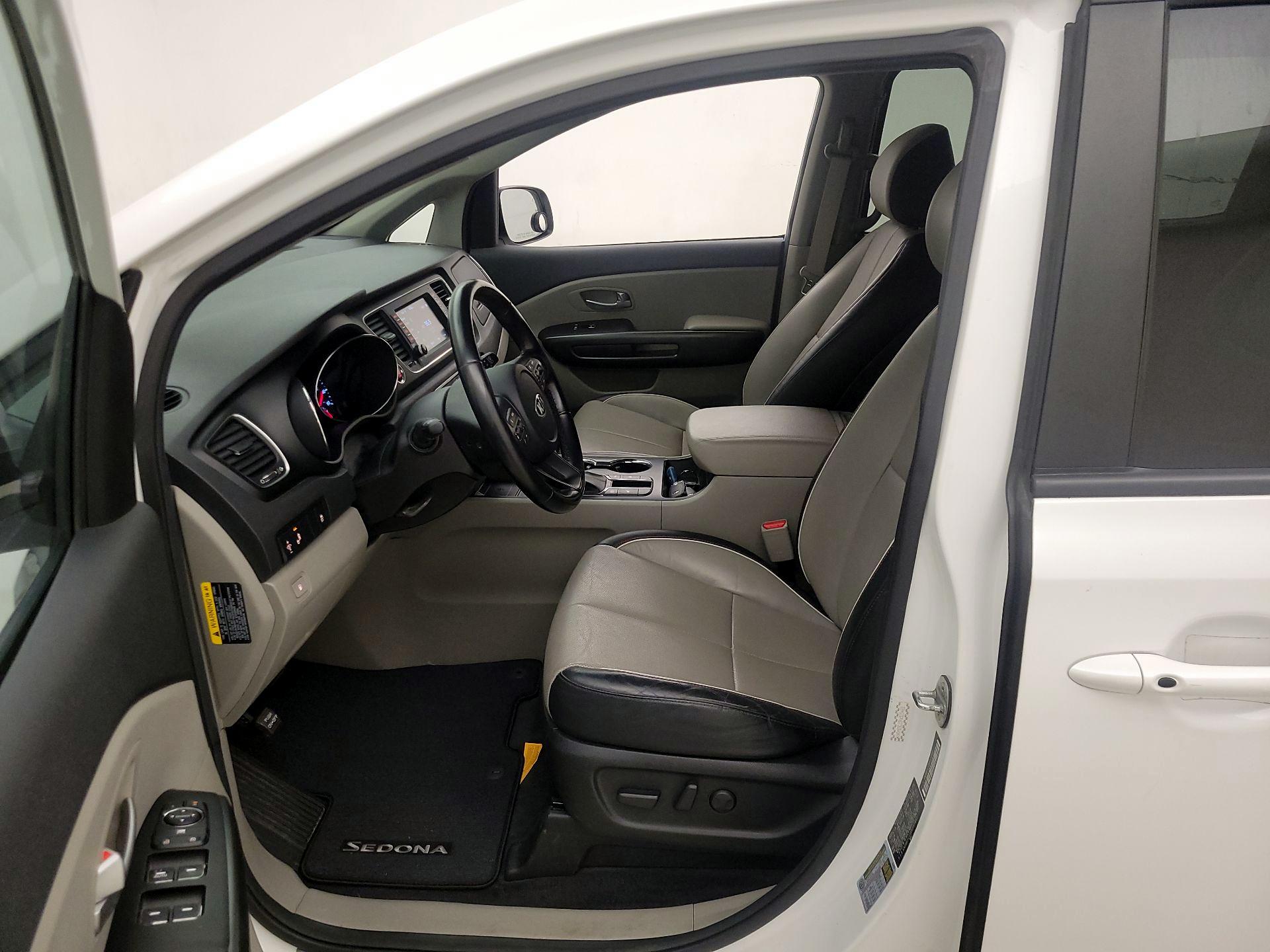 Thumbnail: 2019 Kia Sedona - 11