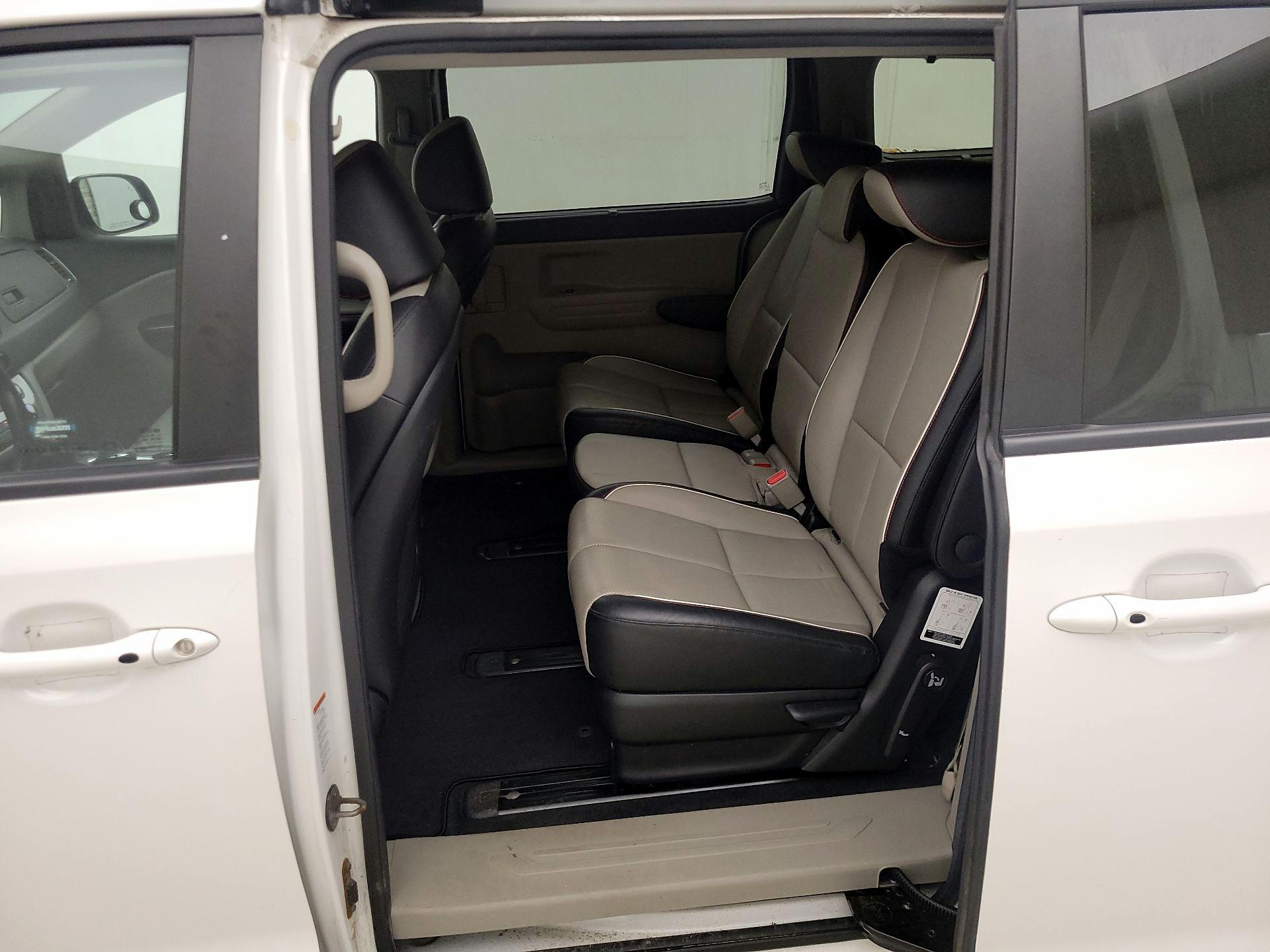 Thumbnail: 2019 Kia Sedona - 19