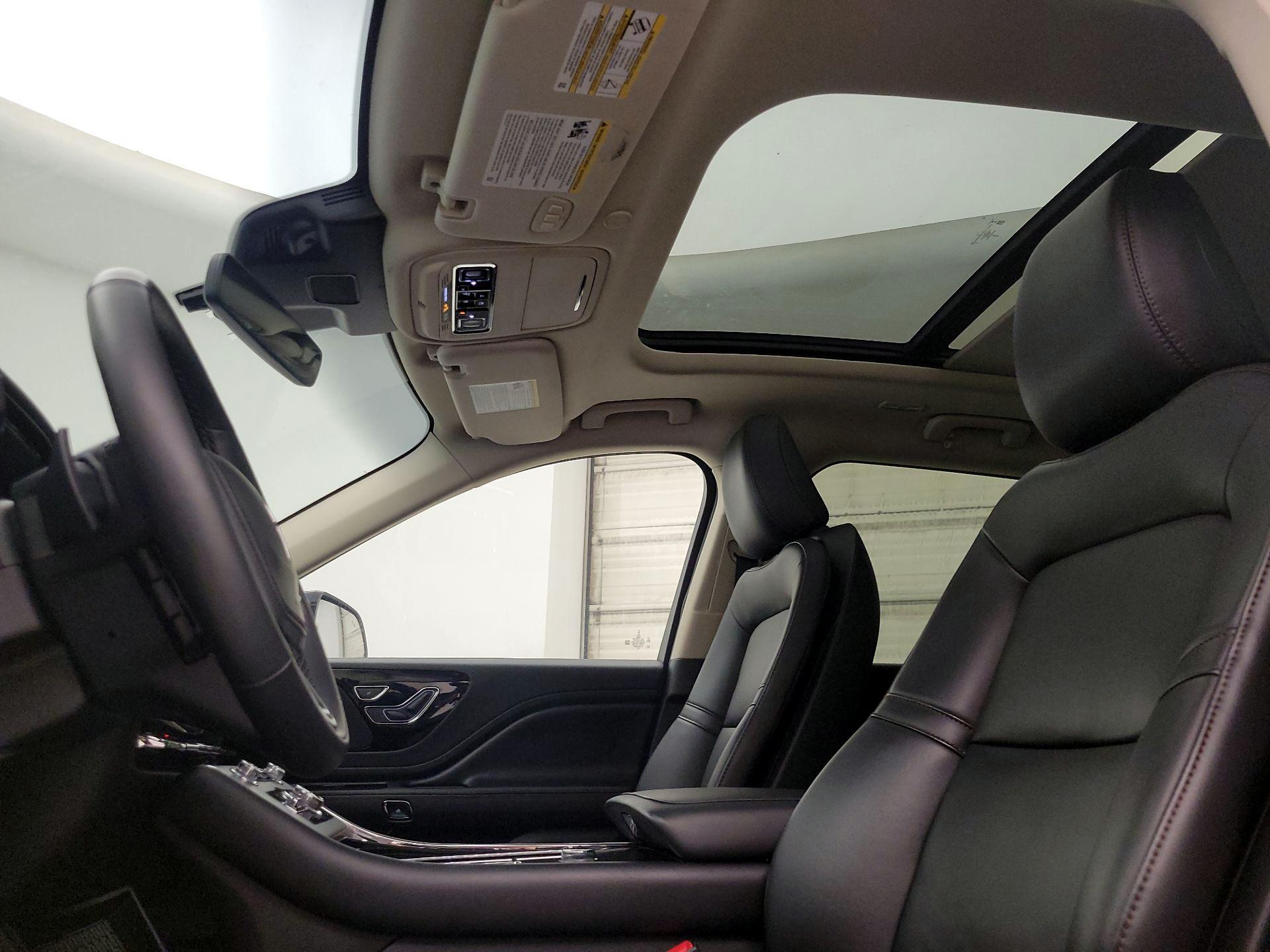 Thumbnail: 2022 Lincoln Aviator - 20