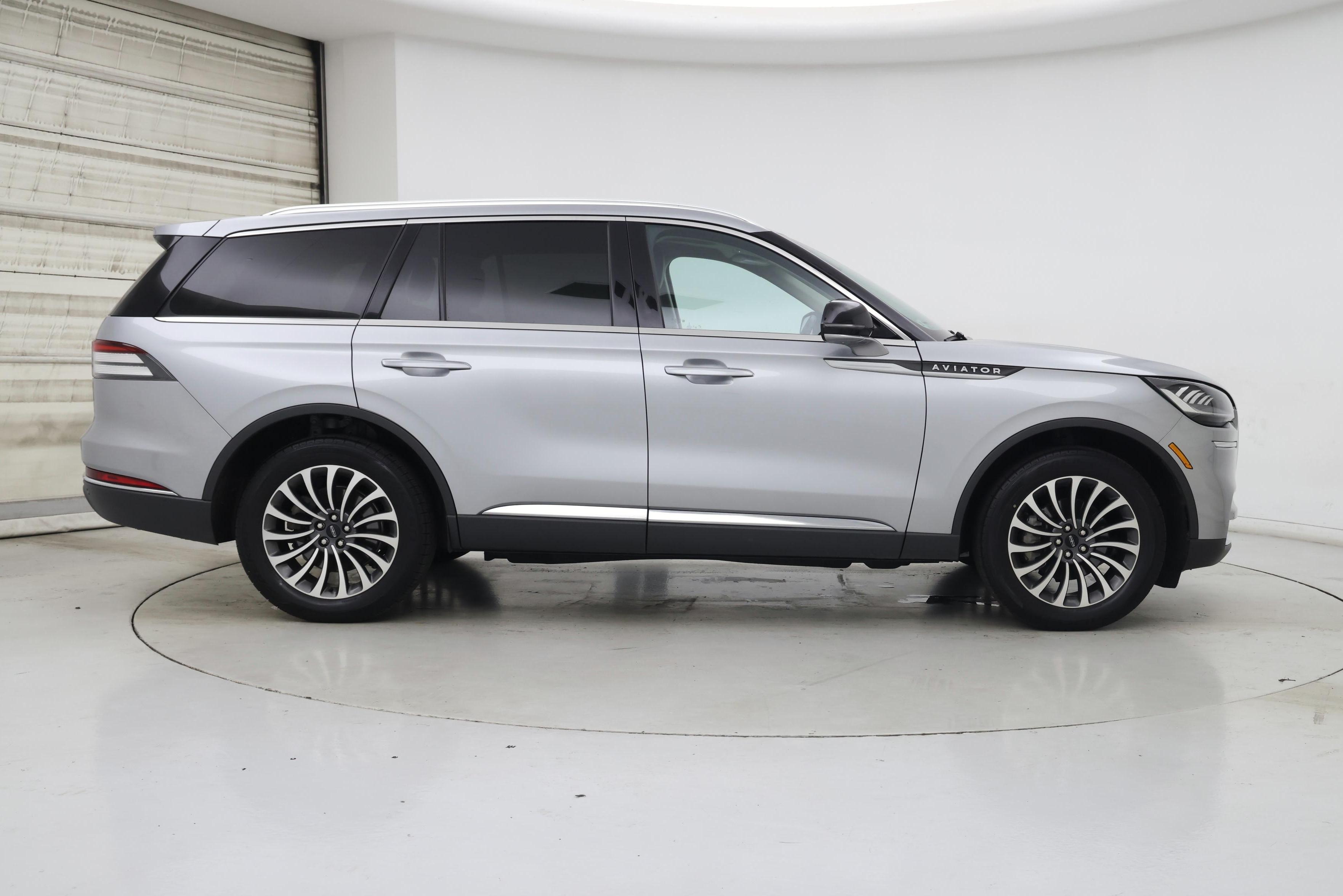 Thumbnail: 2022 Lincoln Aviator - 7