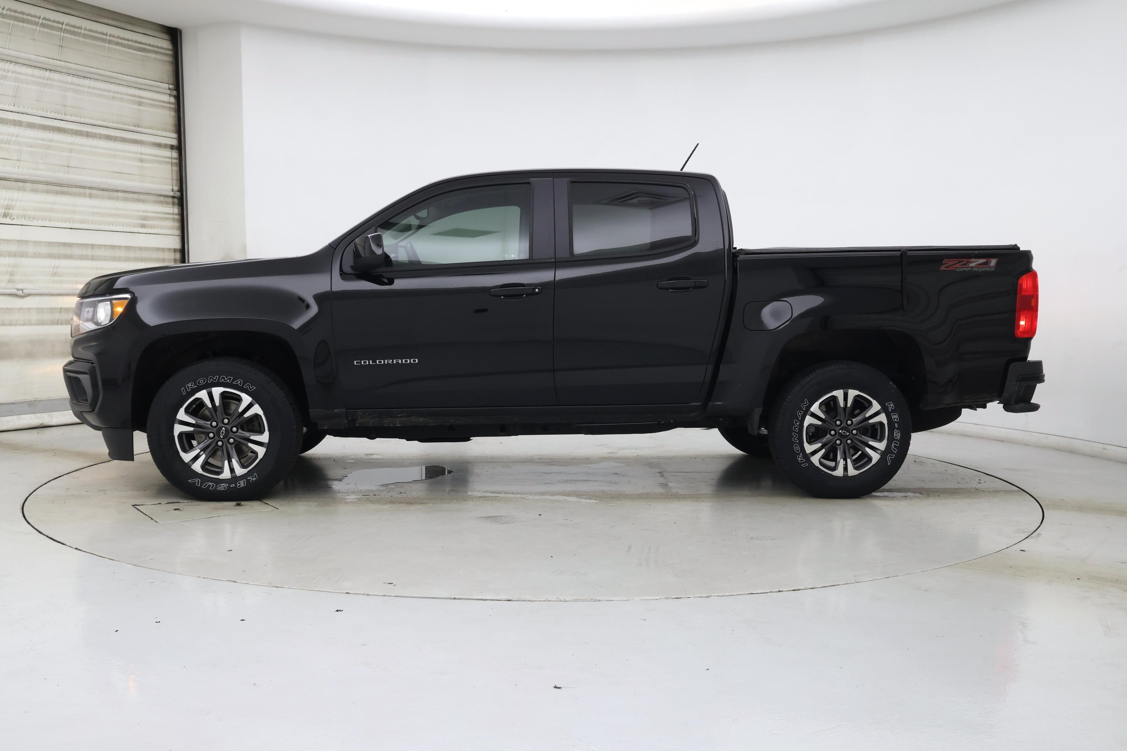 Thumbnail: 2022 Chevrolet Colorado - 3