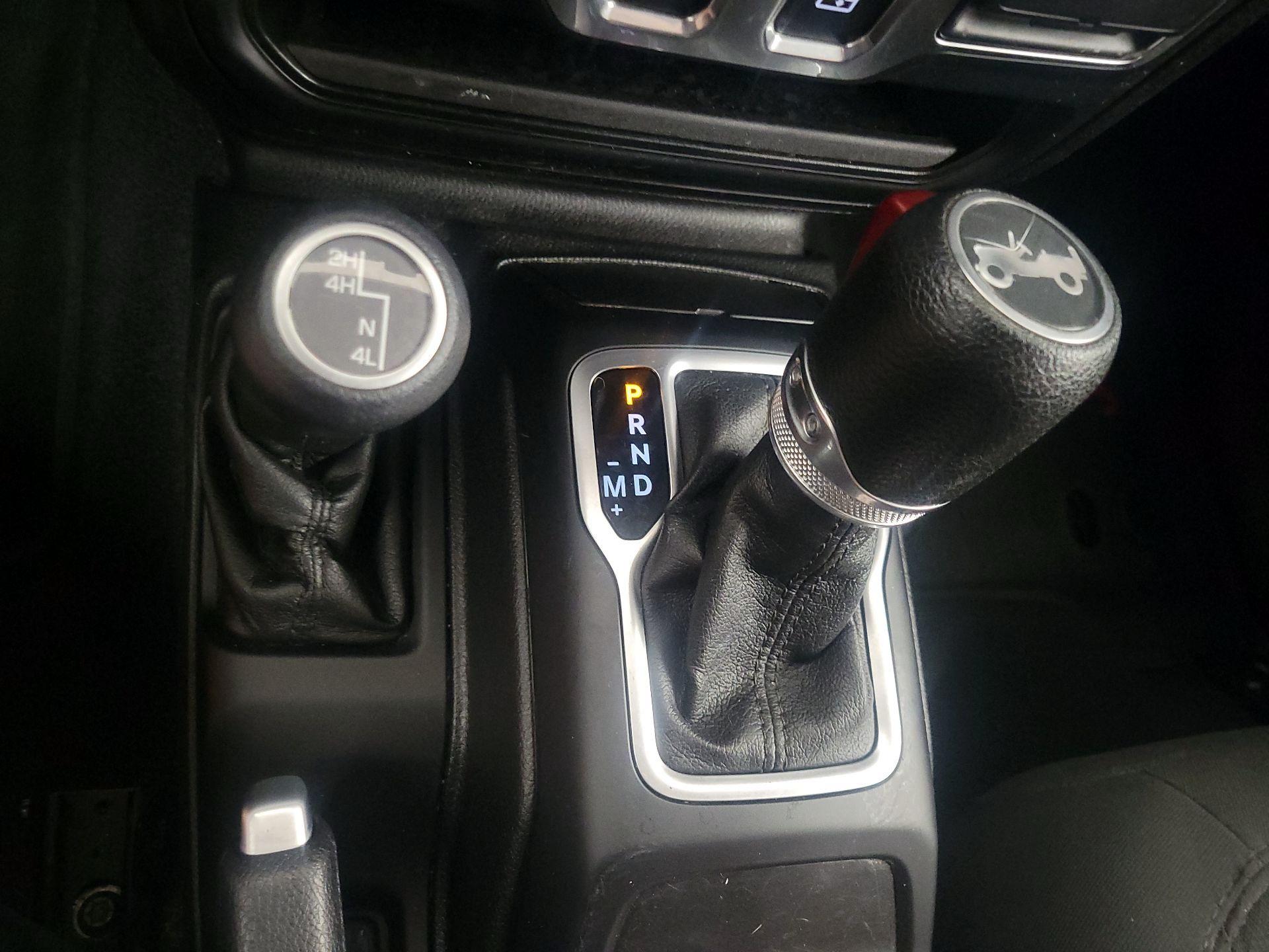 Thumbnail: 2018 Jeep Wrangler - 17