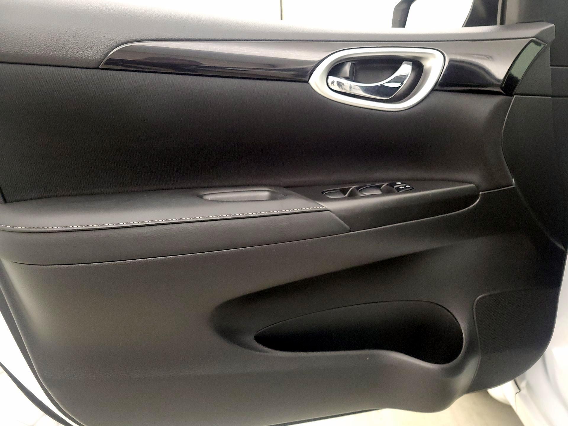 Thumbnail: 2019 Nissan Sentra - 12
