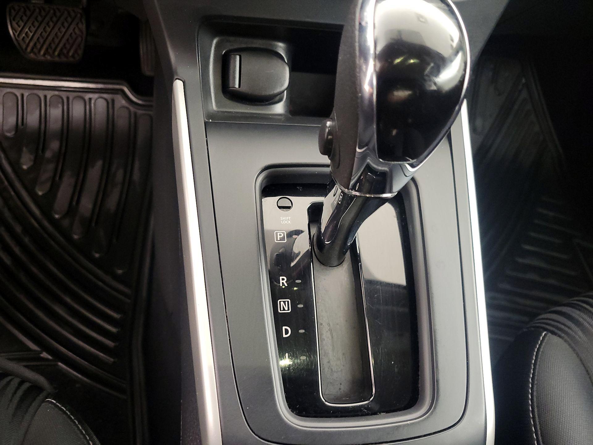 Thumbnail: 2019 Nissan Sentra - 17