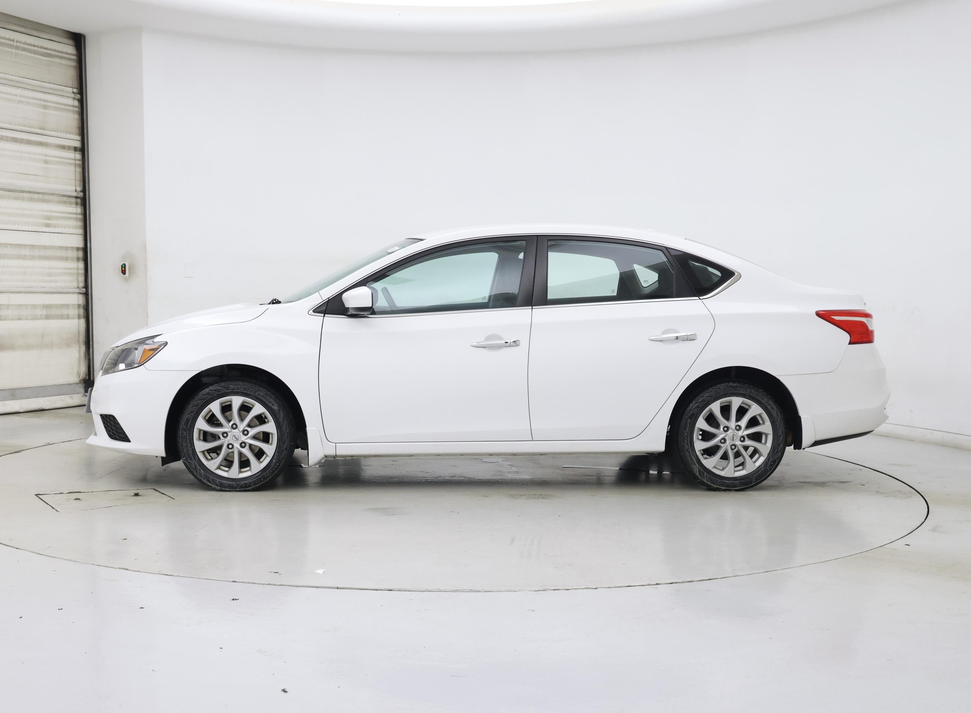 Thumbnail: 2019 Nissan Sentra - 3