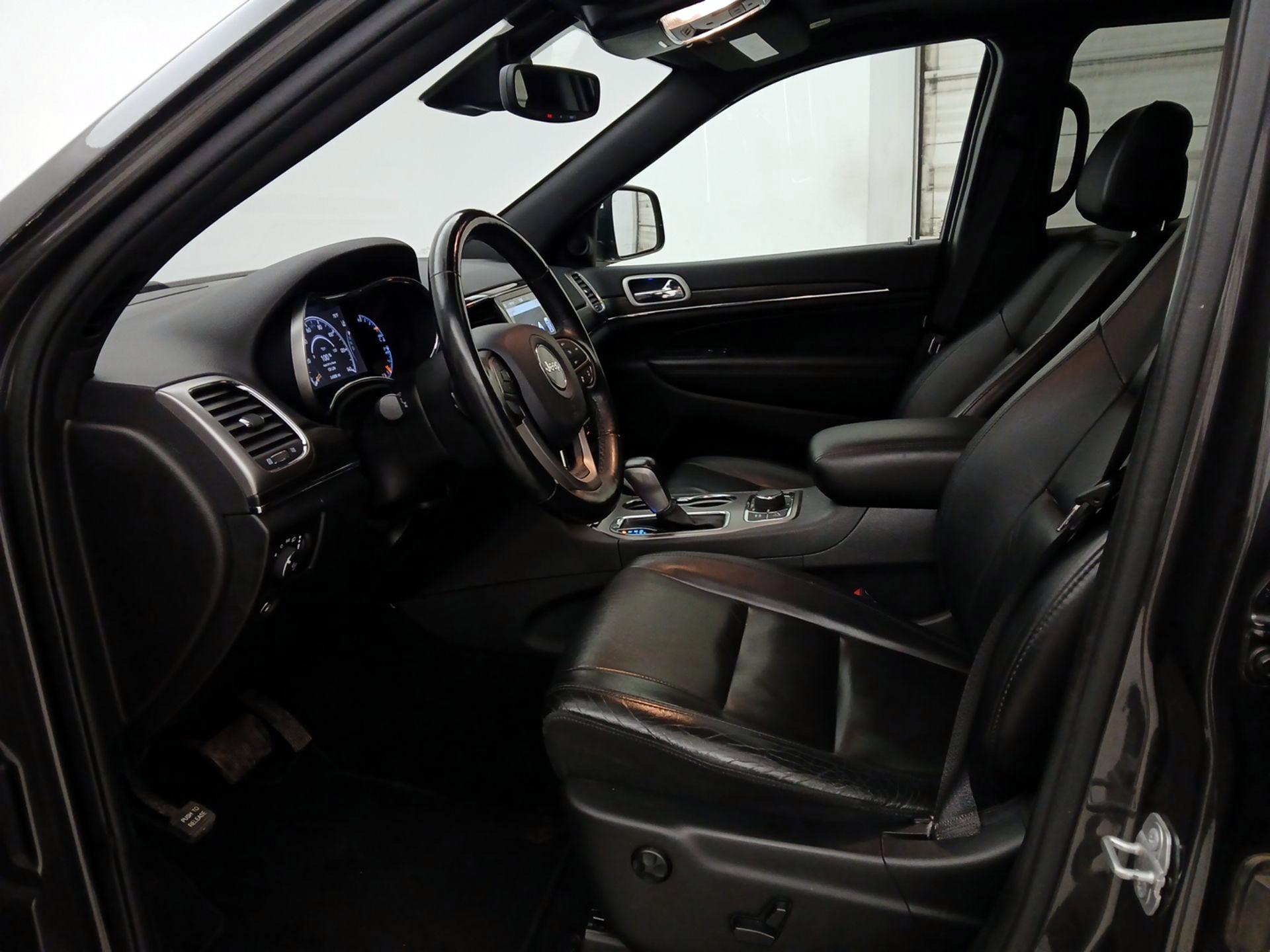 Thumbnail: 2020 Jeep Grand Cherokee - 11