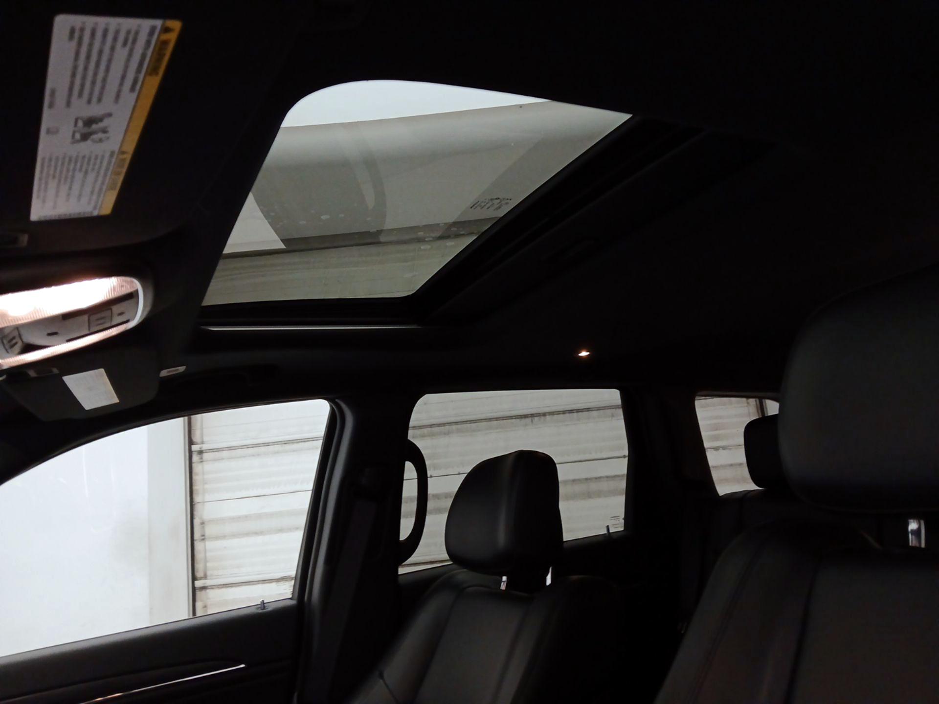 Thumbnail: 2020 Jeep Grand Cherokee - 20