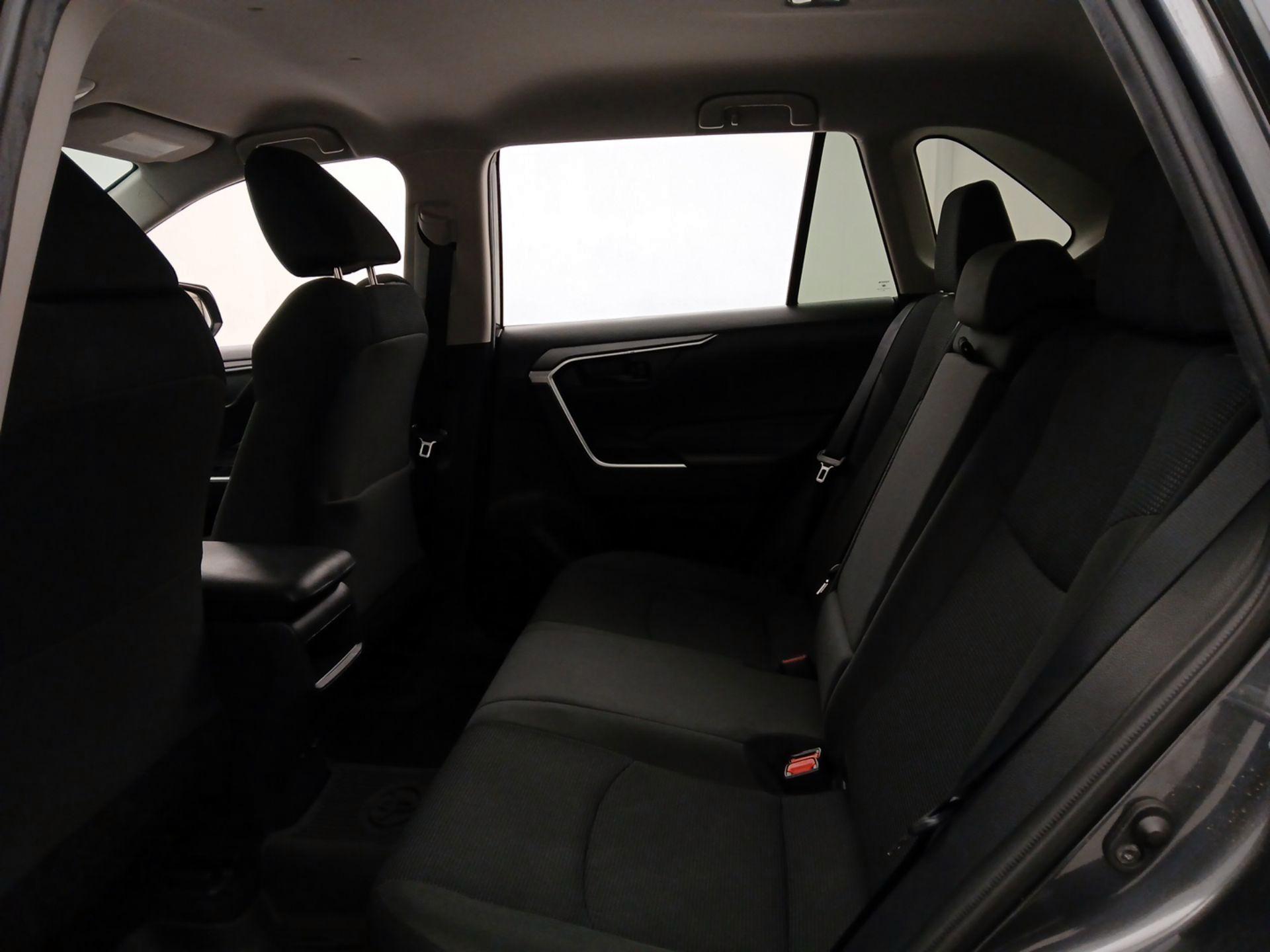 Thumbnail: 2021 Toyota RAV4 - 19