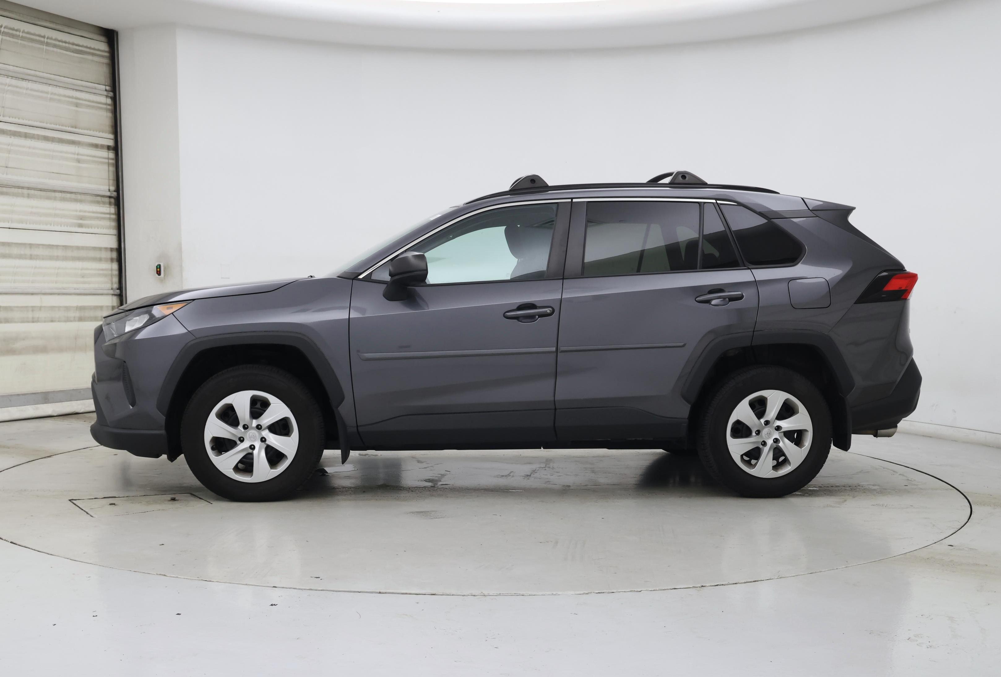 Thumbnail: 2021 Toyota RAV4 - 3