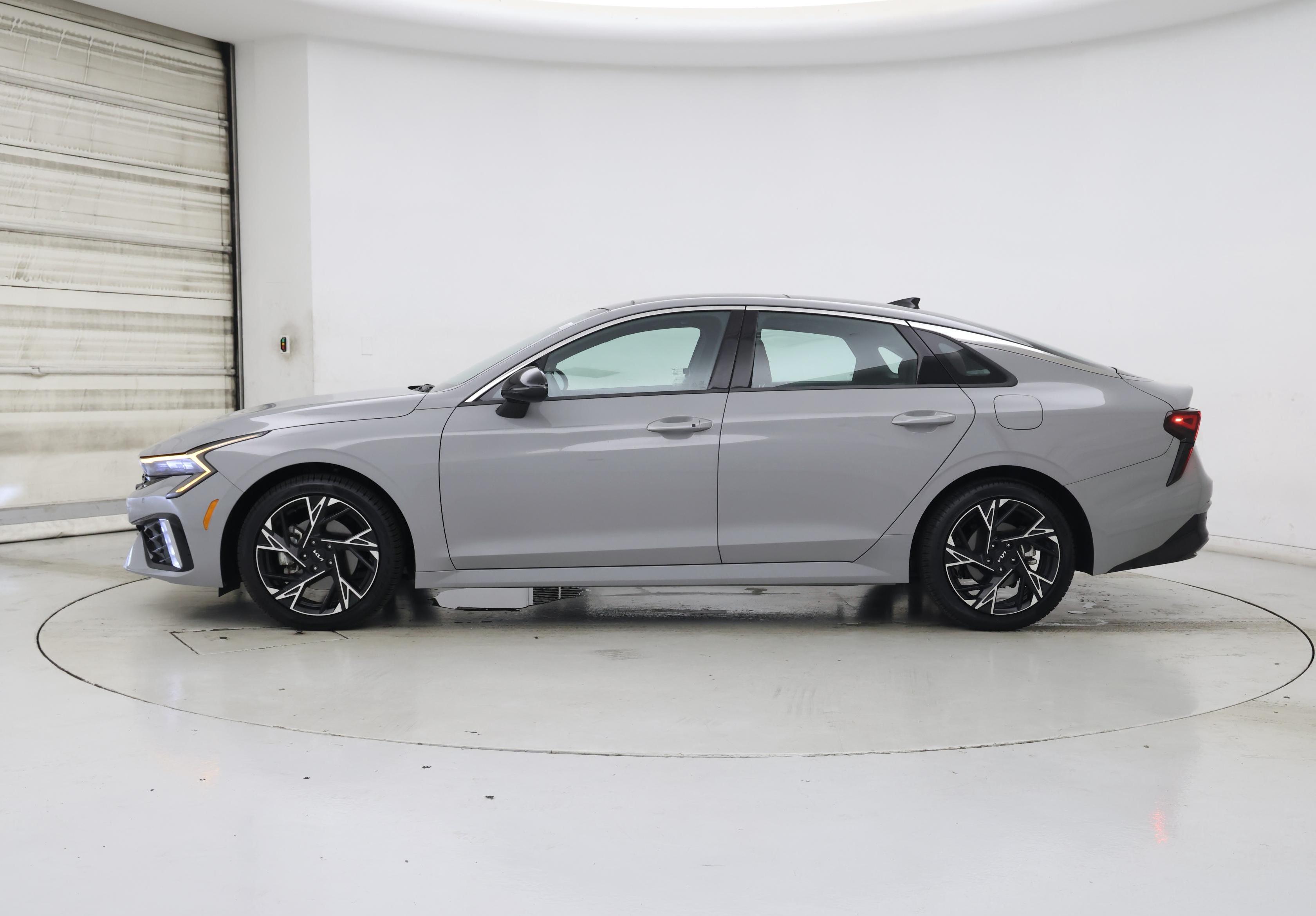 Thumbnail: 2025 Kia K5 - 3