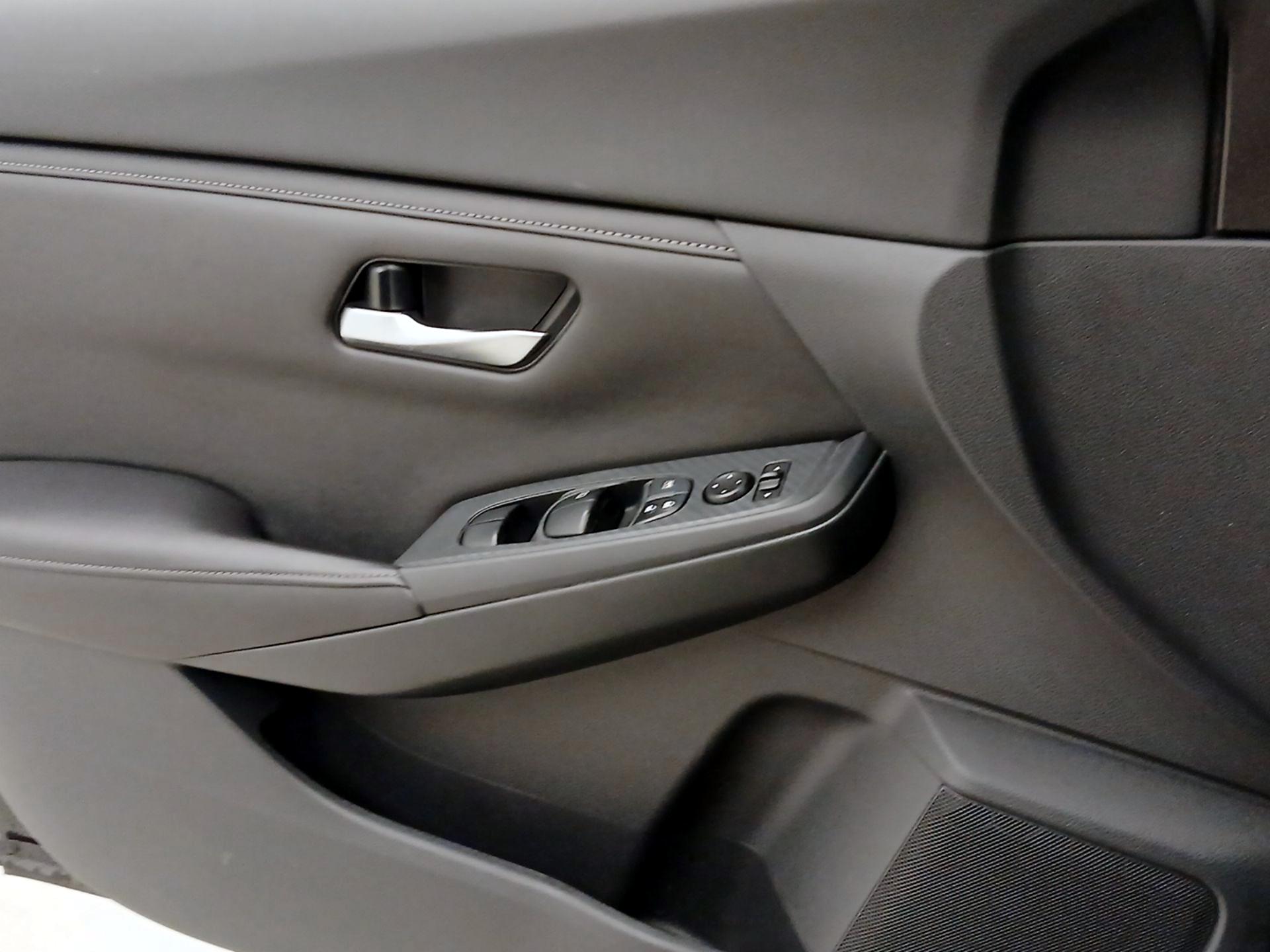 Thumbnail: 2021 Nissan Sentra - 12