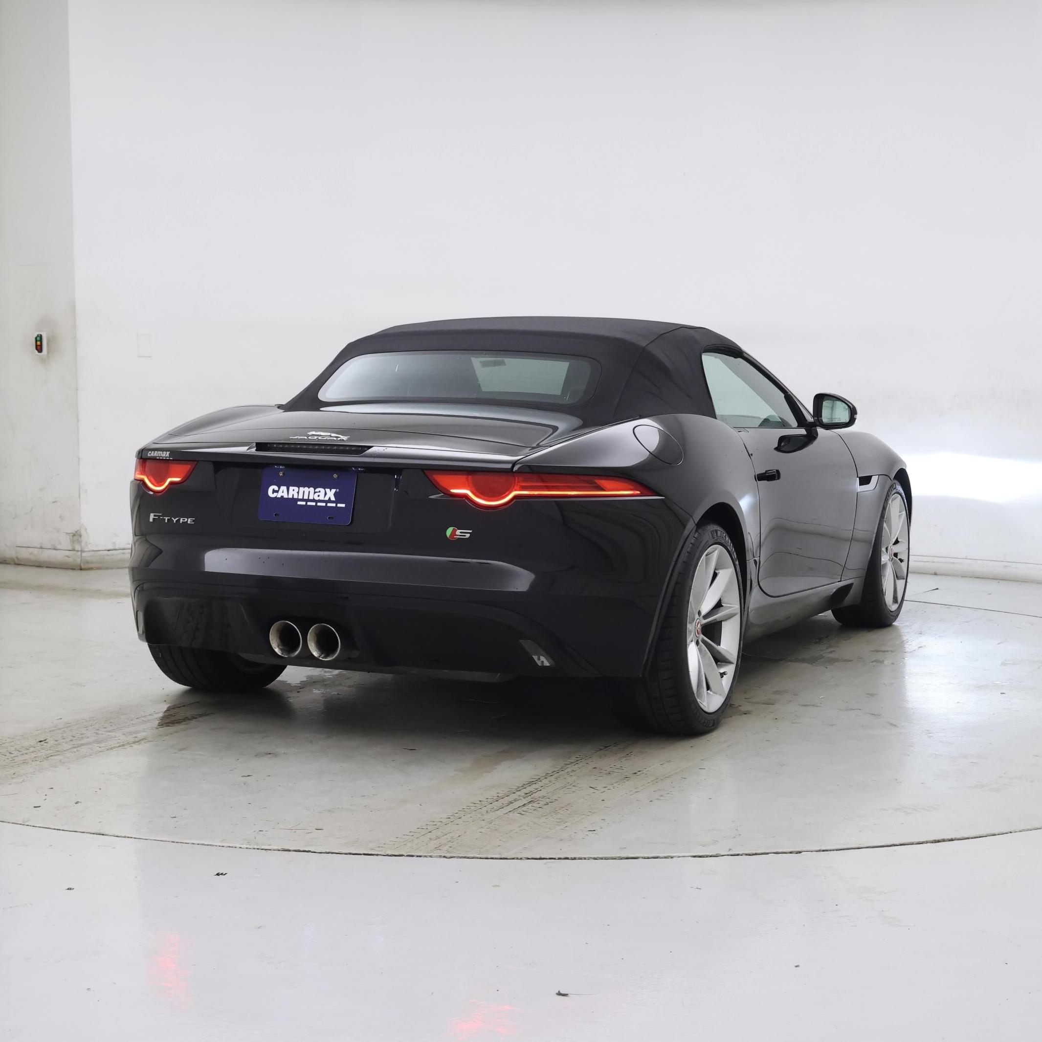 Thumbnail: 2016 Jaguar F-Type - 8