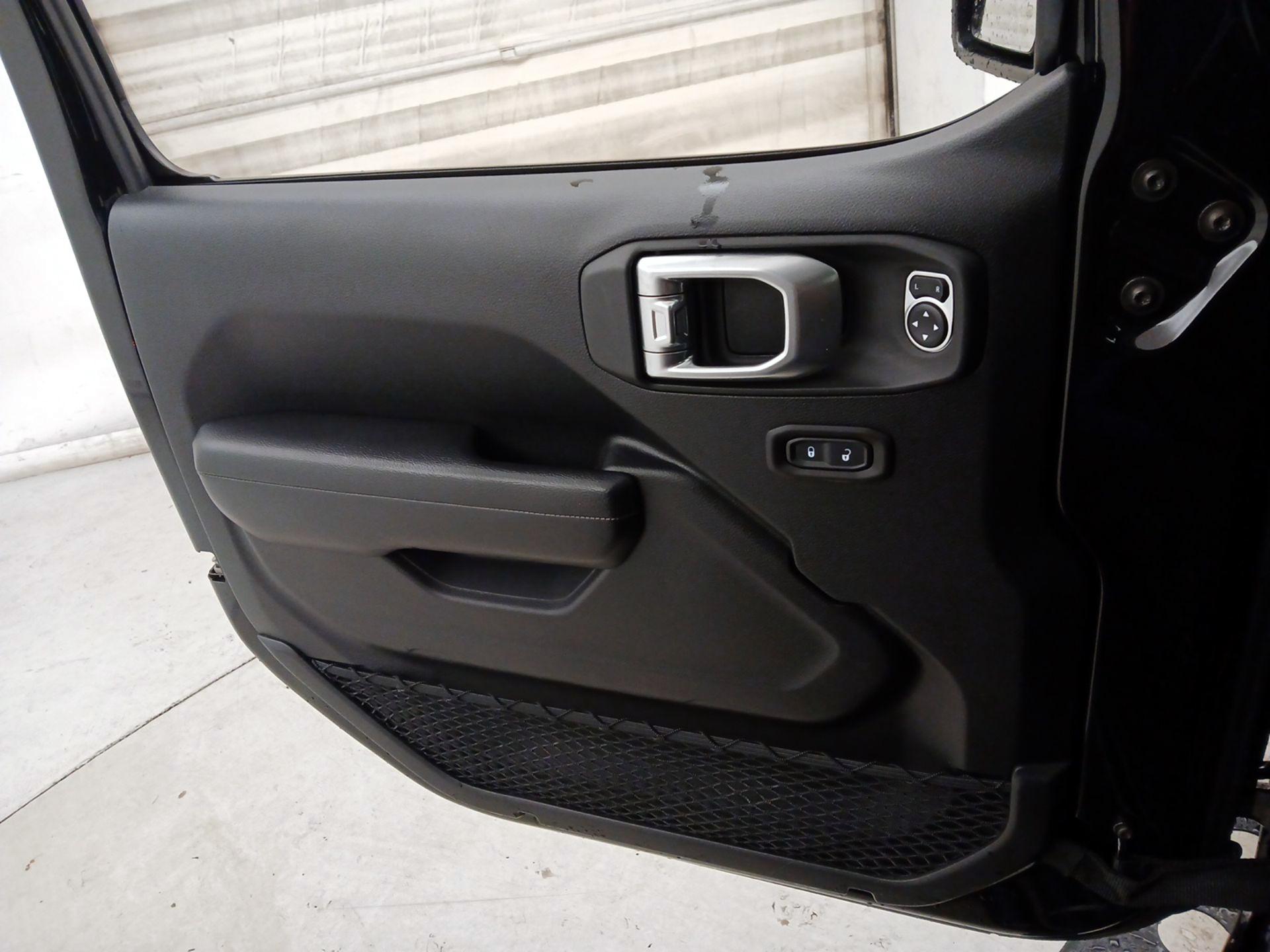 Thumbnail: 2020 Jeep Wrangler - 12