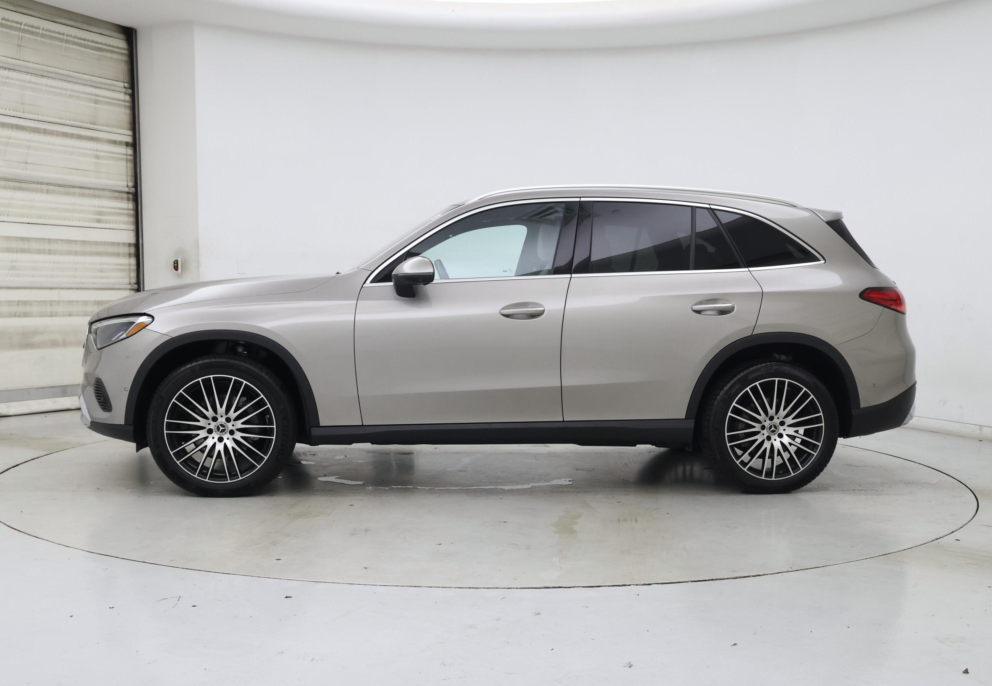 Thumbnail: 2024 Mercedes-Benz GLC - 3