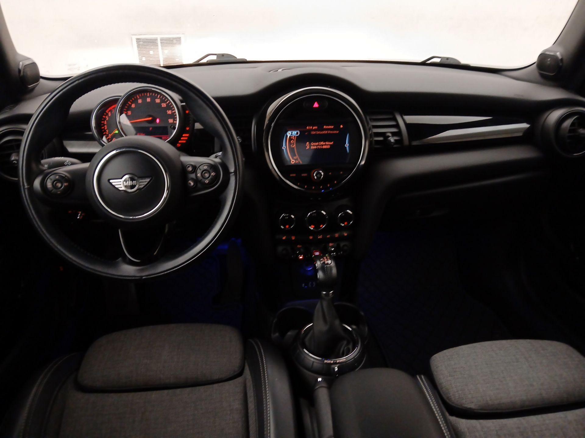 Thumbnail: 2017 MINI Cooper - 9